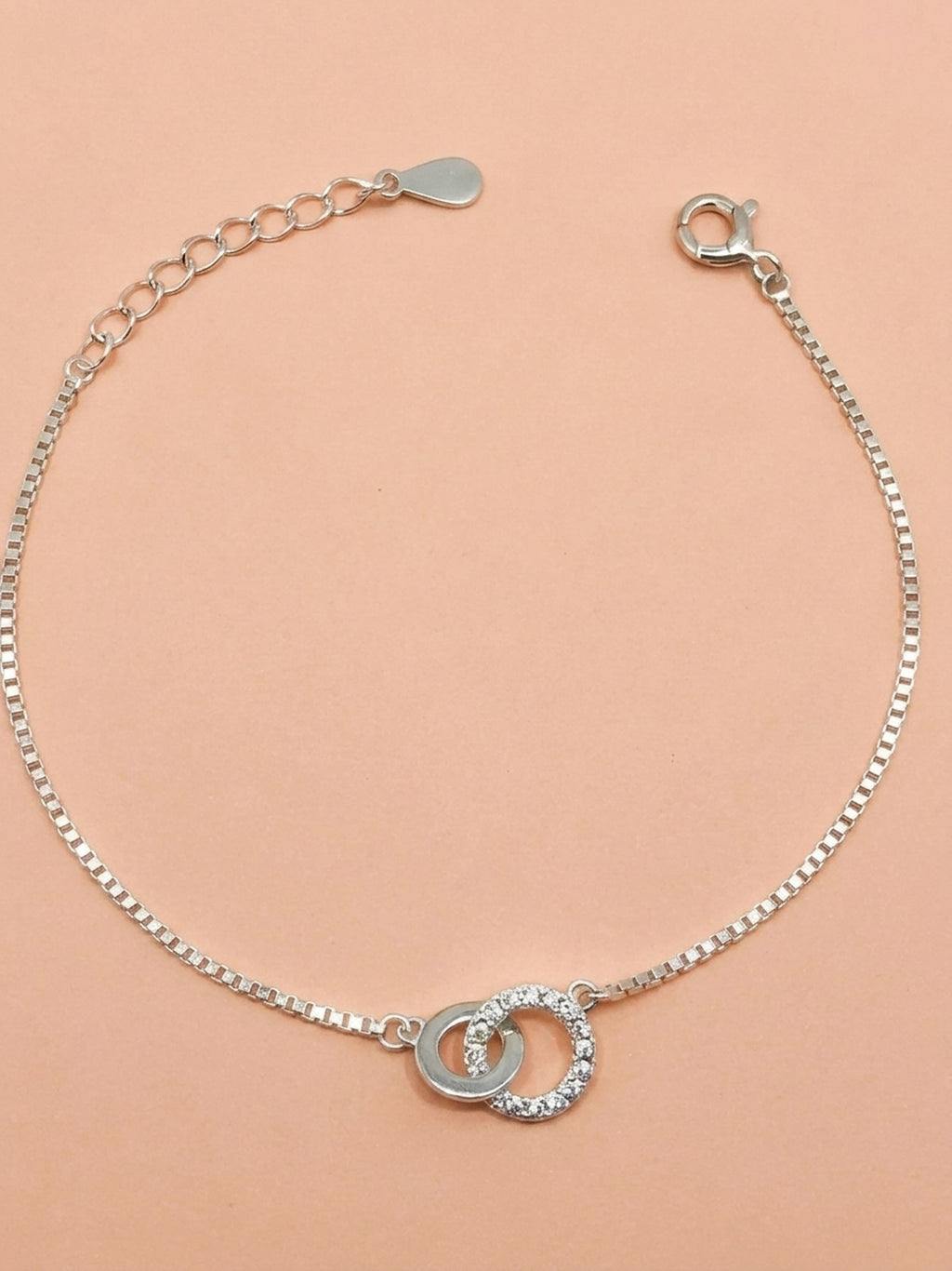 Interlocking Infinity Circle Bracelet