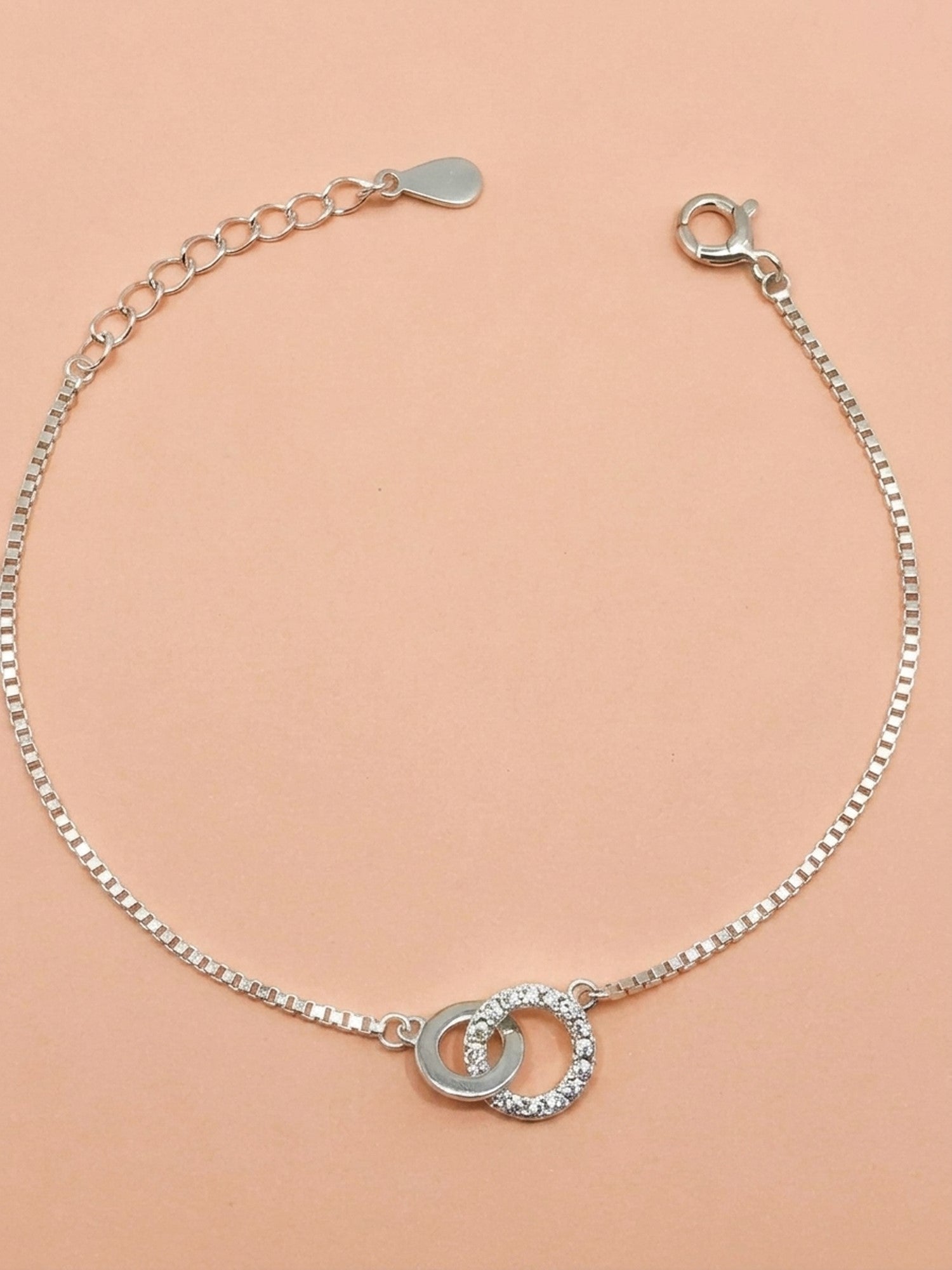 Interlocking Infinity Circle Bracelet