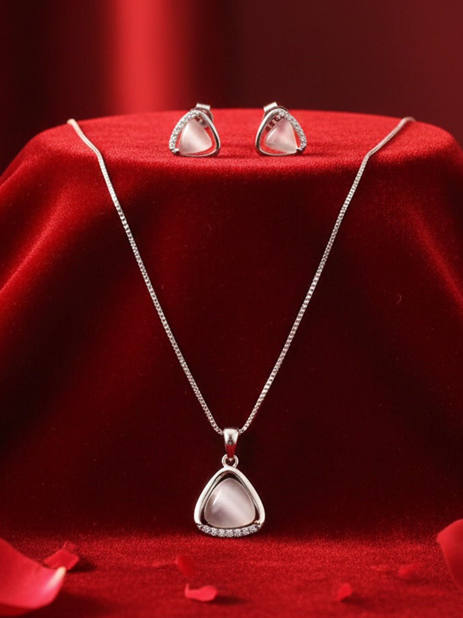 Luminous Fanfare Pendant Set
