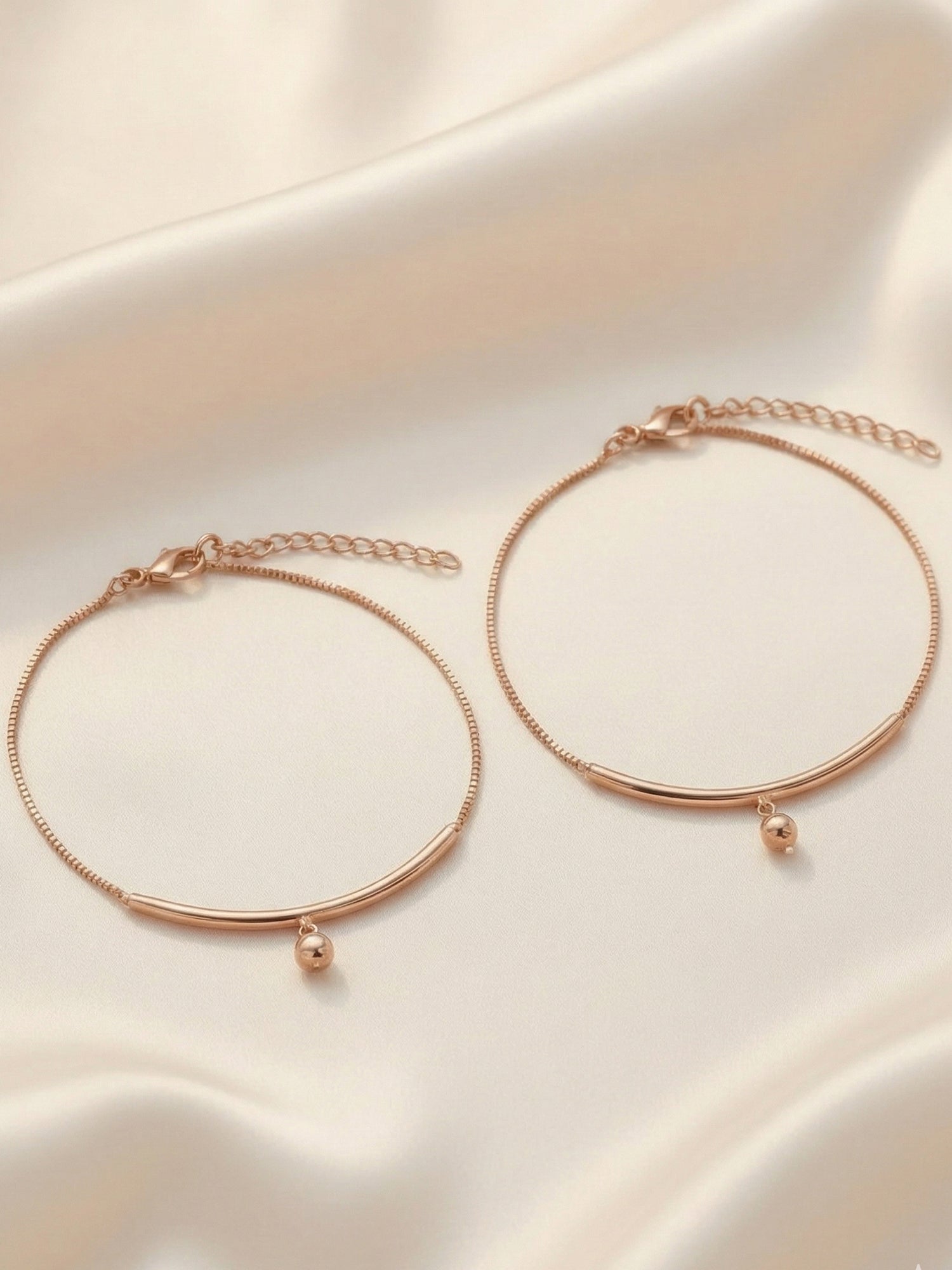 Roseate Bell Curve Box Chain Anklet Pair