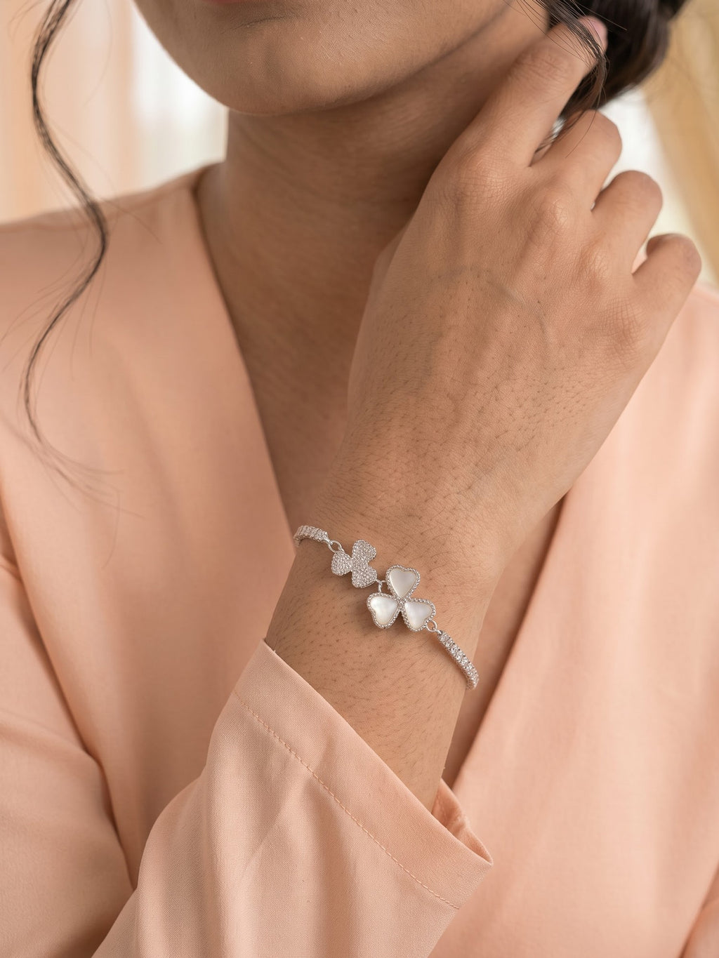 The Eternal Clover Mother-of-Pearl Tennis Bracelet