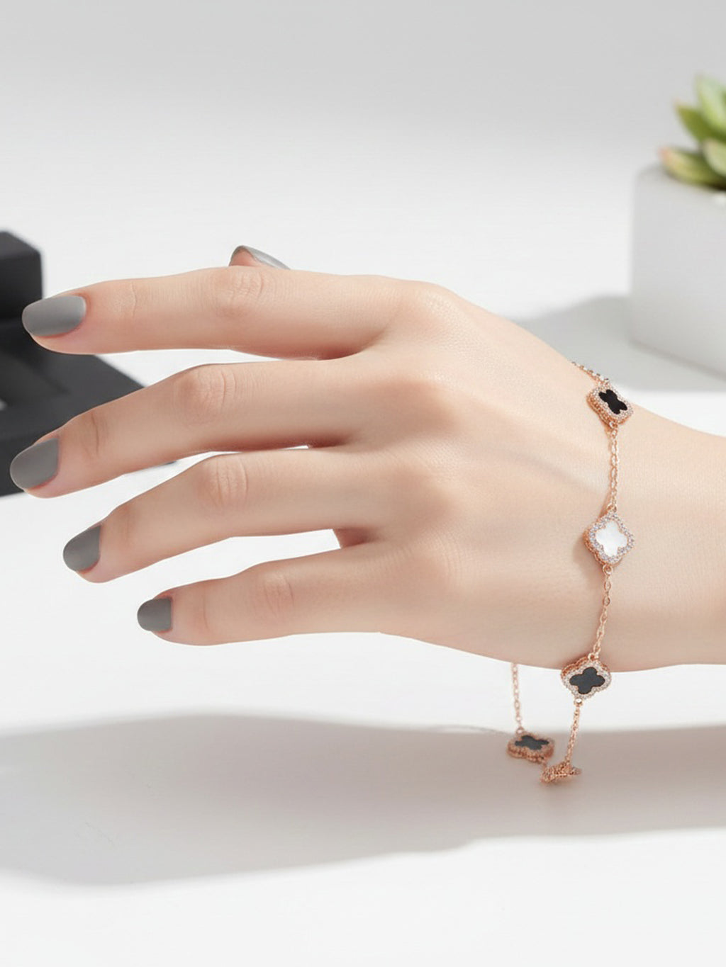 Monochrome Clover Bracelet
