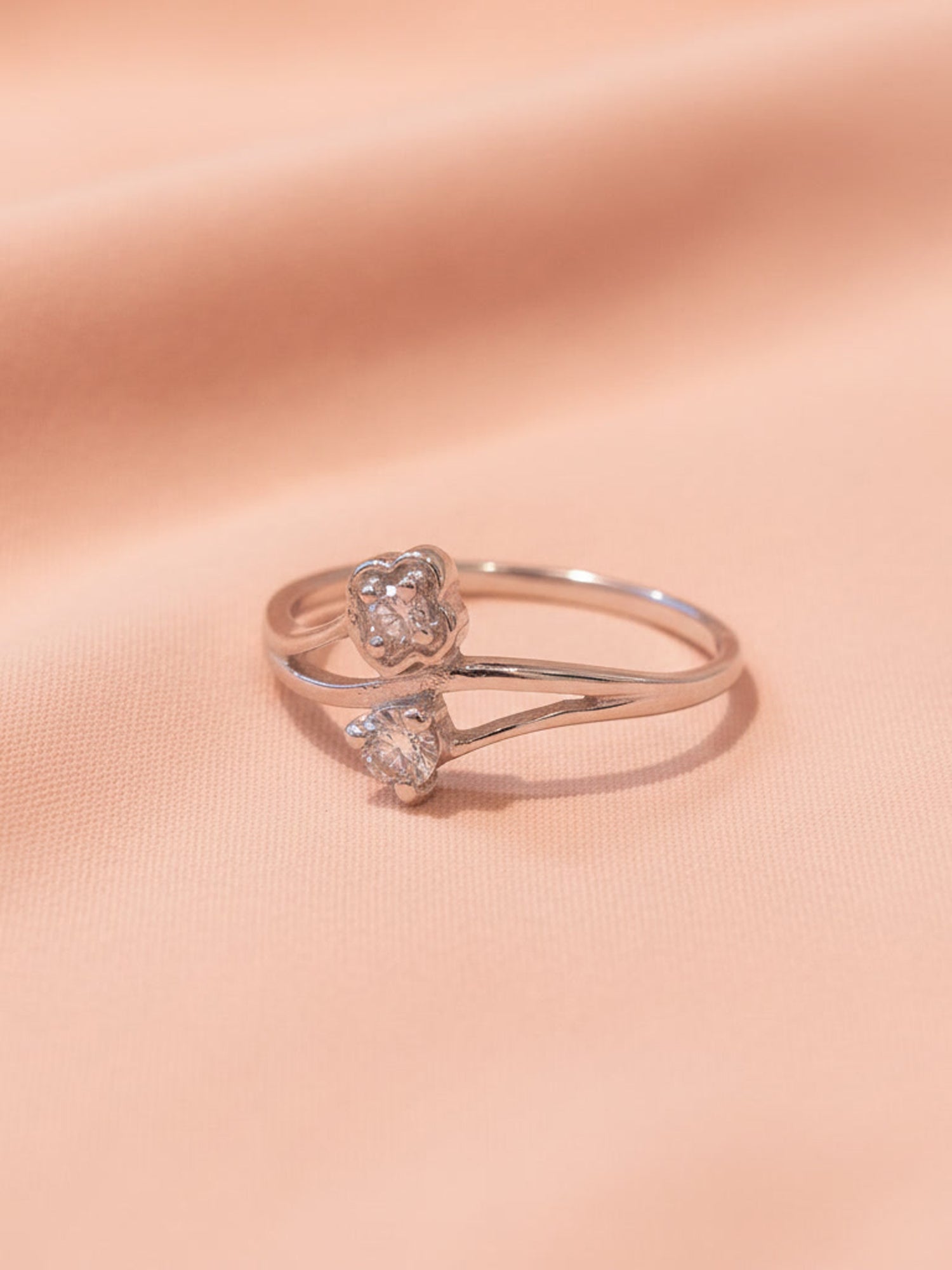 Clover Duo Bypass Ring