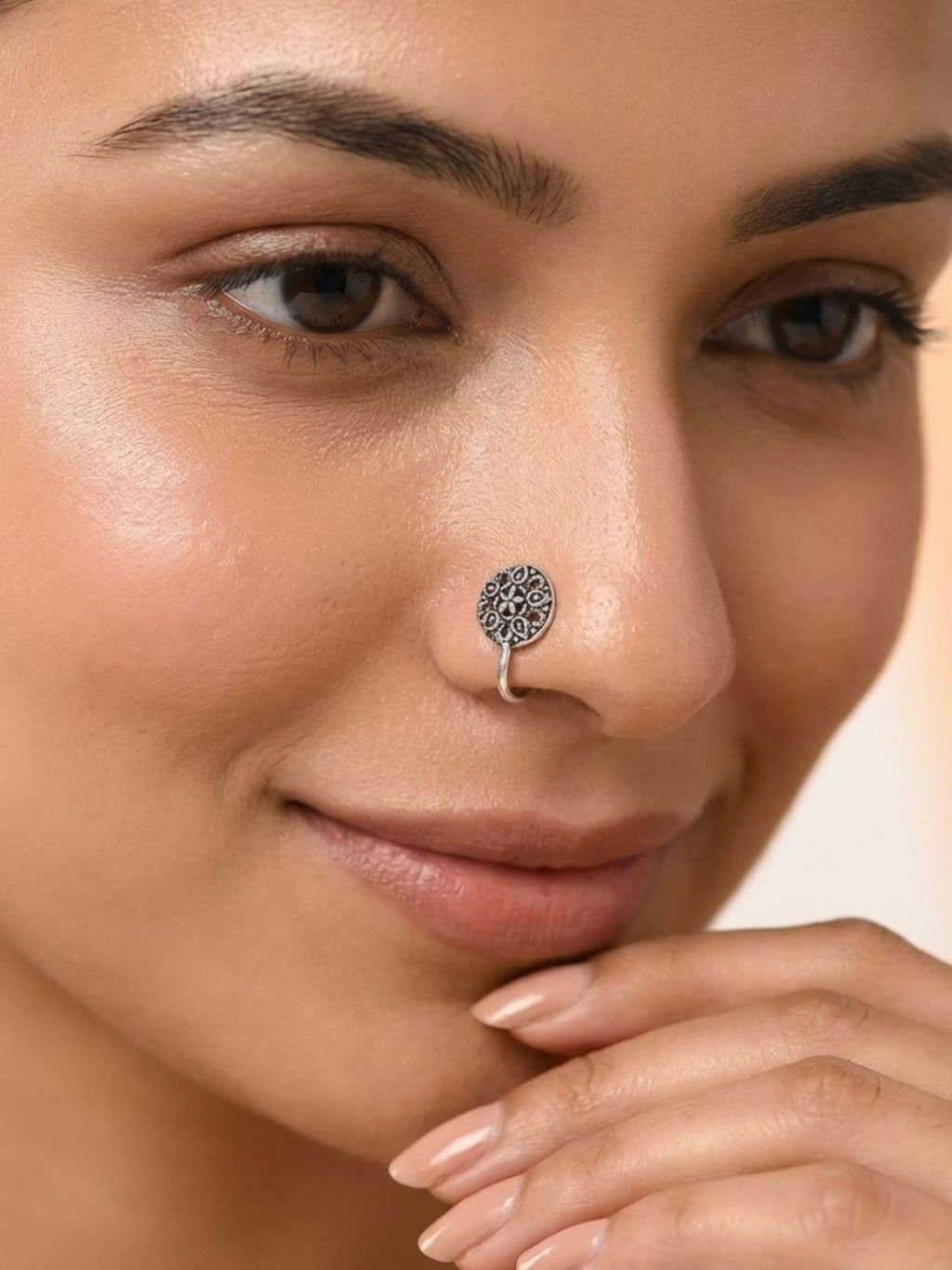 Petal Medallion Nose Pin