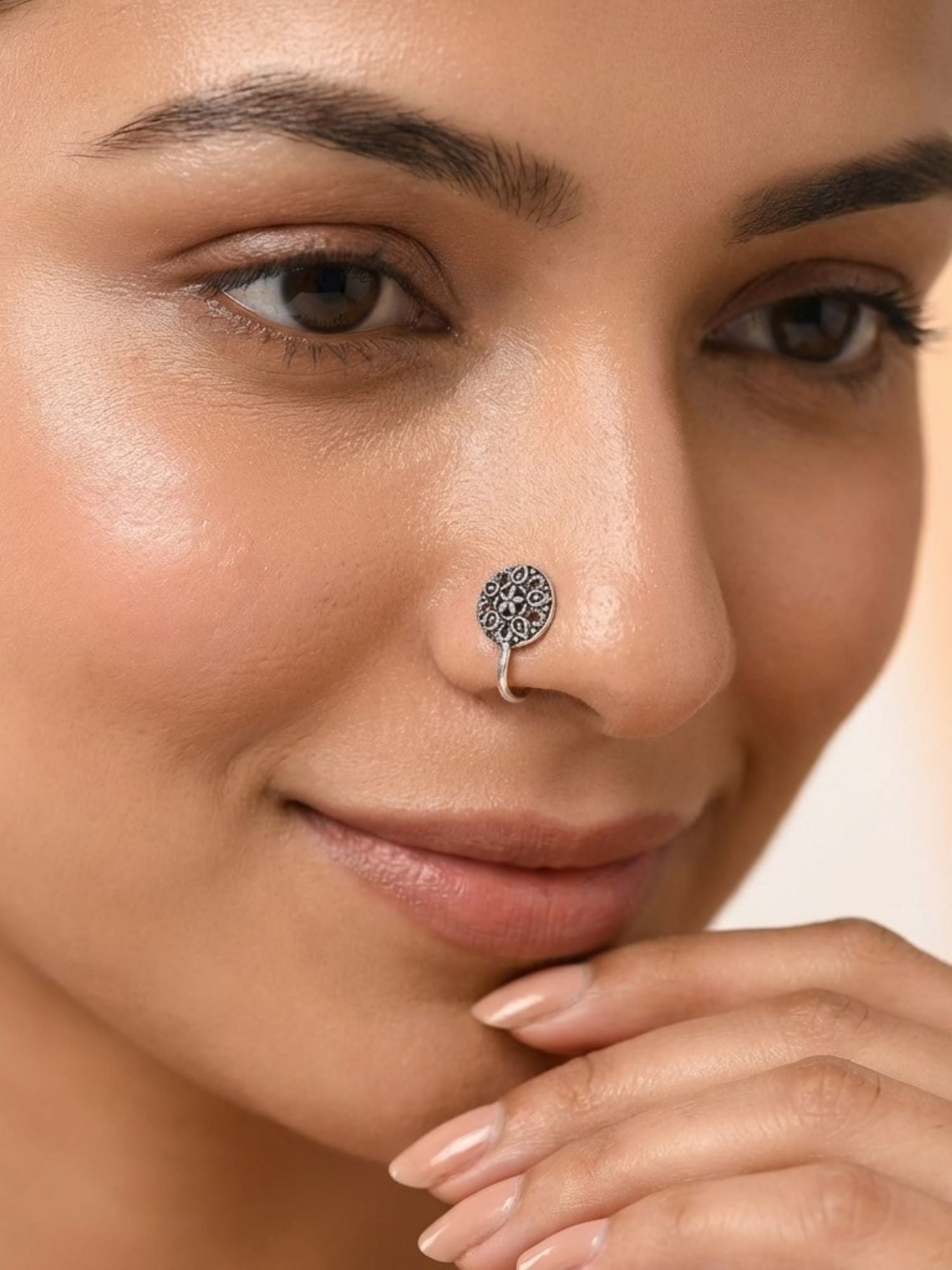 Petal Medallion Nose Pin