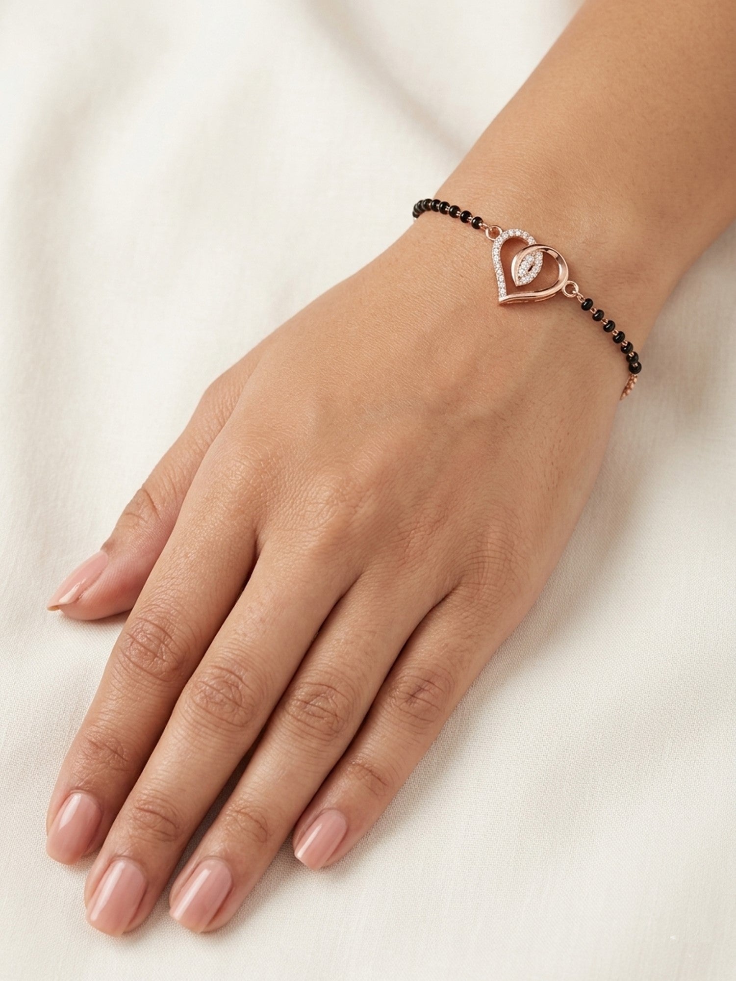 Roseate Shimmering Double-Heart Noir Nazariya Bracelet