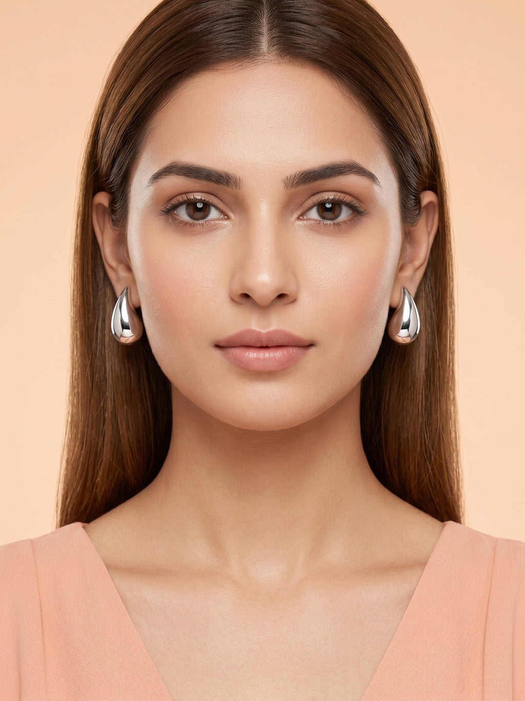 Silver Gleam Teardrop Studs
