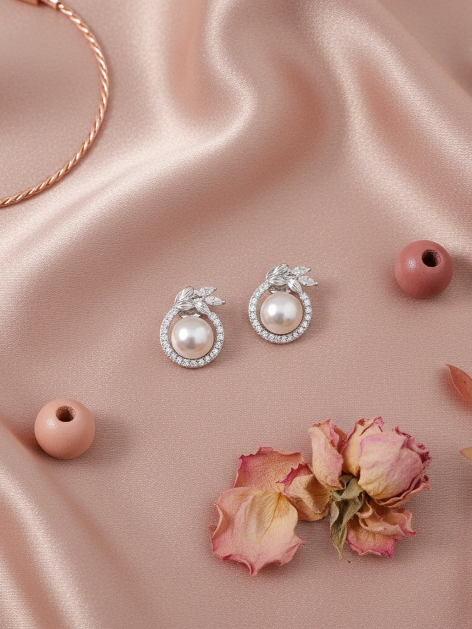 Blooming Pearl Halo Stud