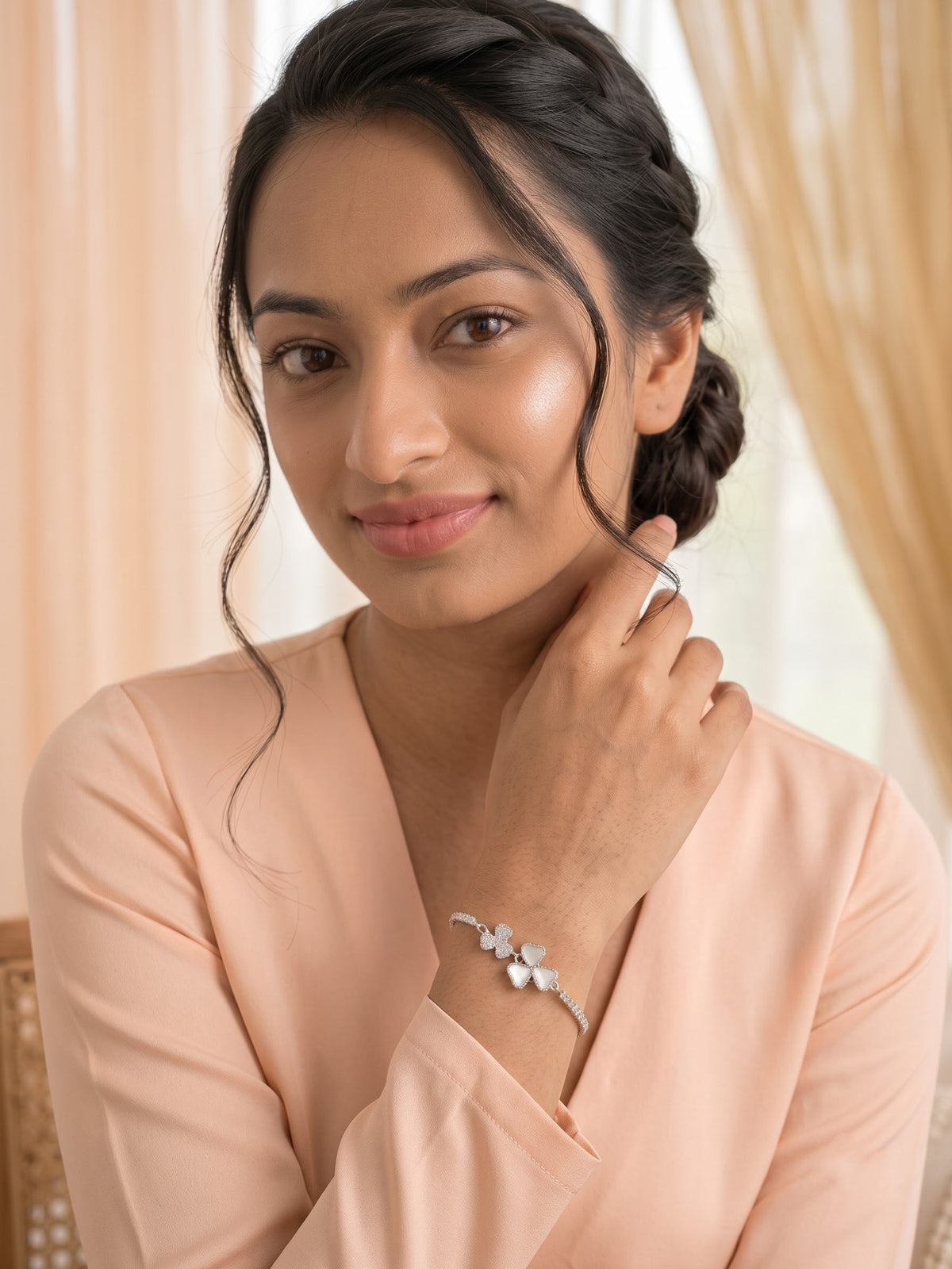 The Eternal Clover Mother-of-Pearl Tennis Bracelet