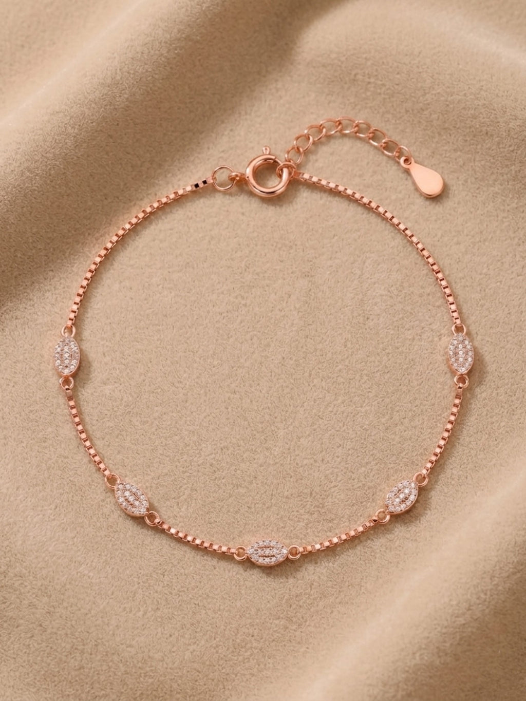 Roseate Celestial Oval Pavé Box Chain Anklet