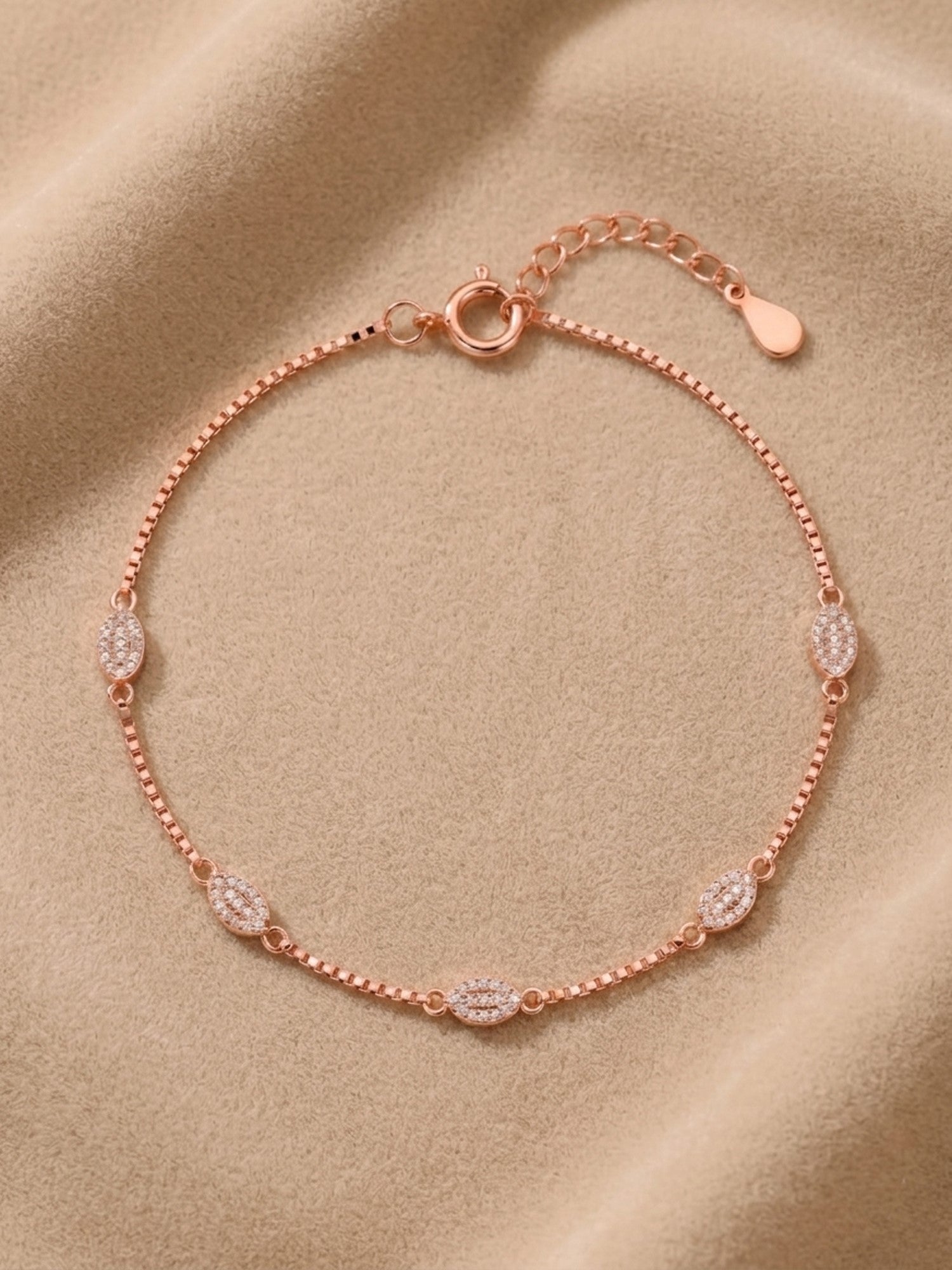 Roseate Celestial Oval Pavé Box Chain Anklet