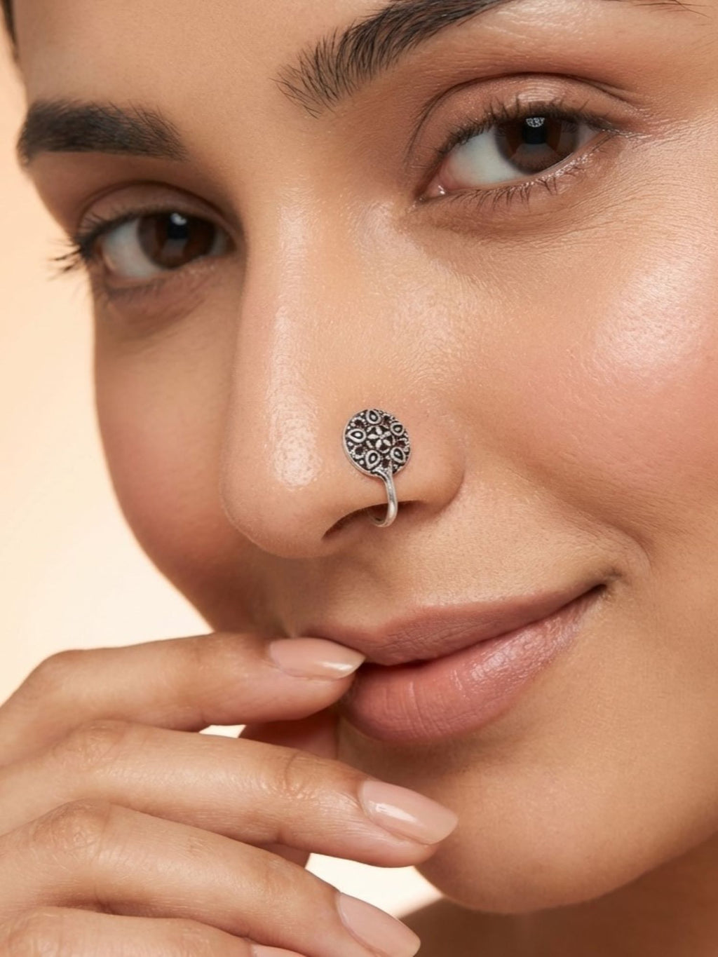 Petal Medallion Nose Pin