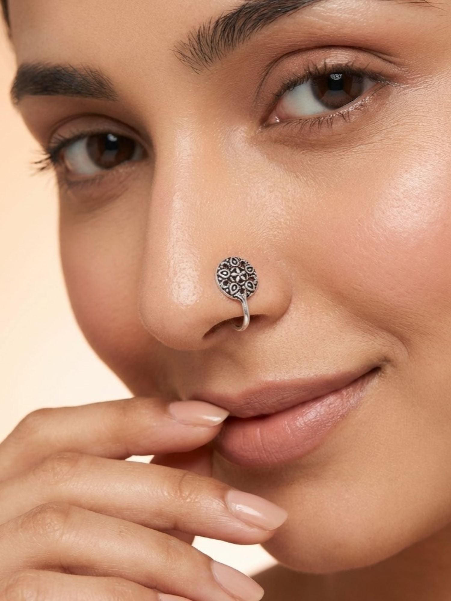 Petal Medallion Nose Pin
