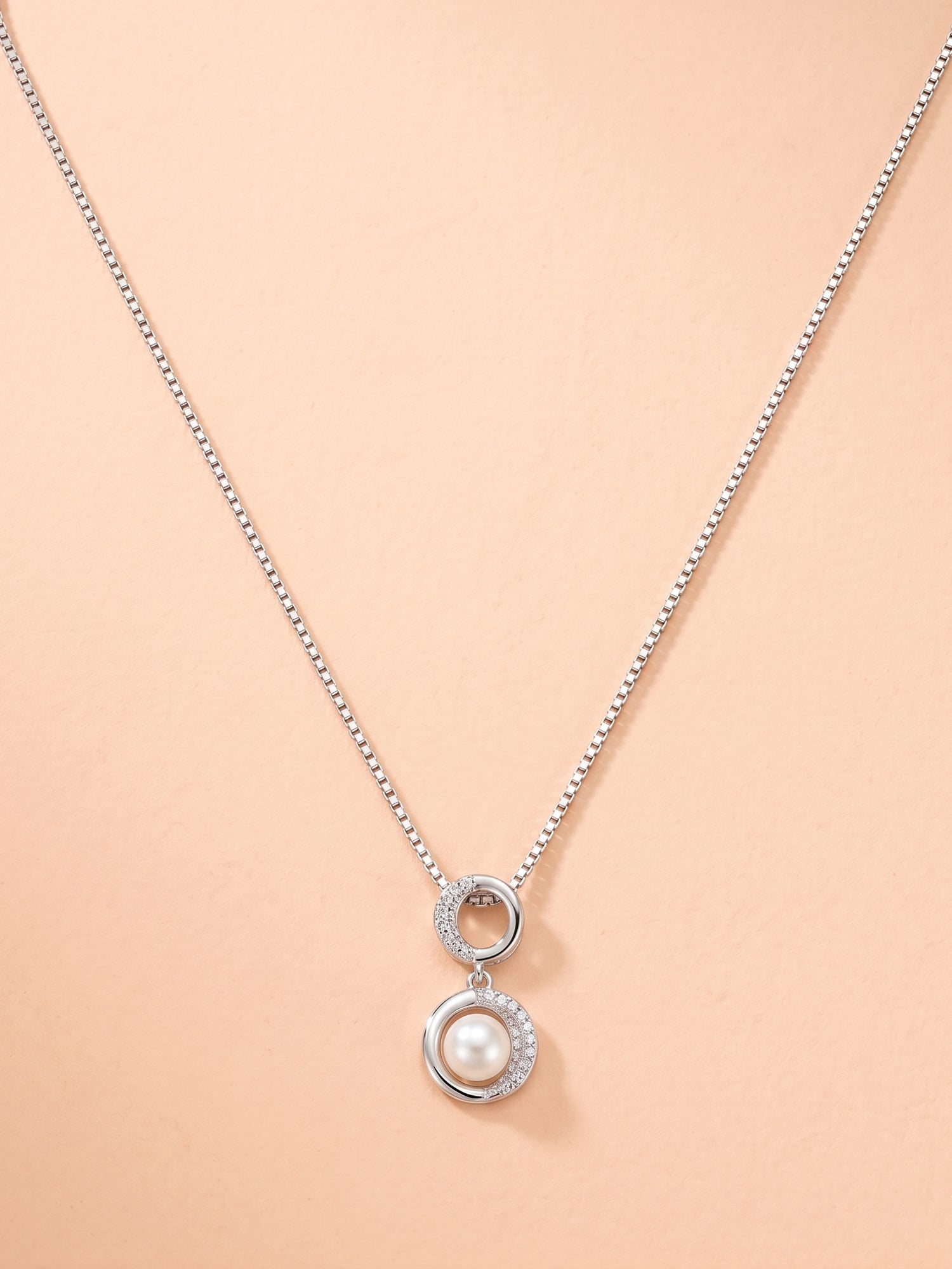 Silver Shimmering Pearl & Halo Pendant Necklace