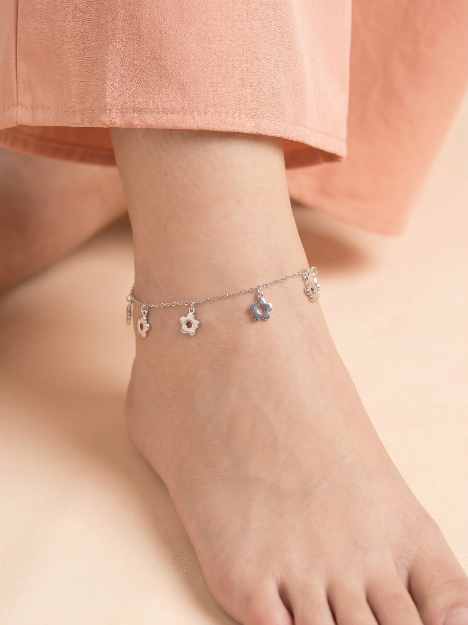 Daisy Flower Charm Anklet