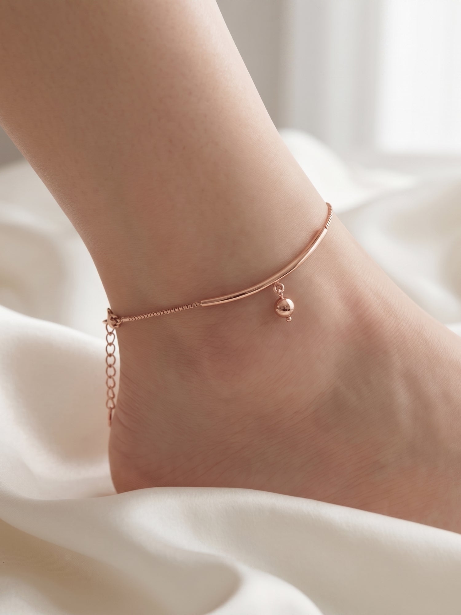 Roseate Bell Curve Box Chain Anklet Pair