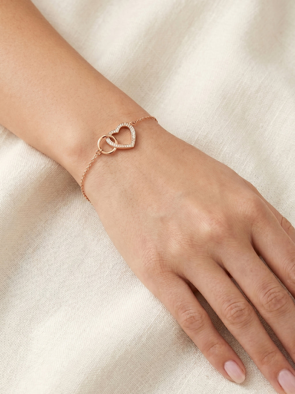 Pavé Interlocking Heart & Circle Chain Bracelet