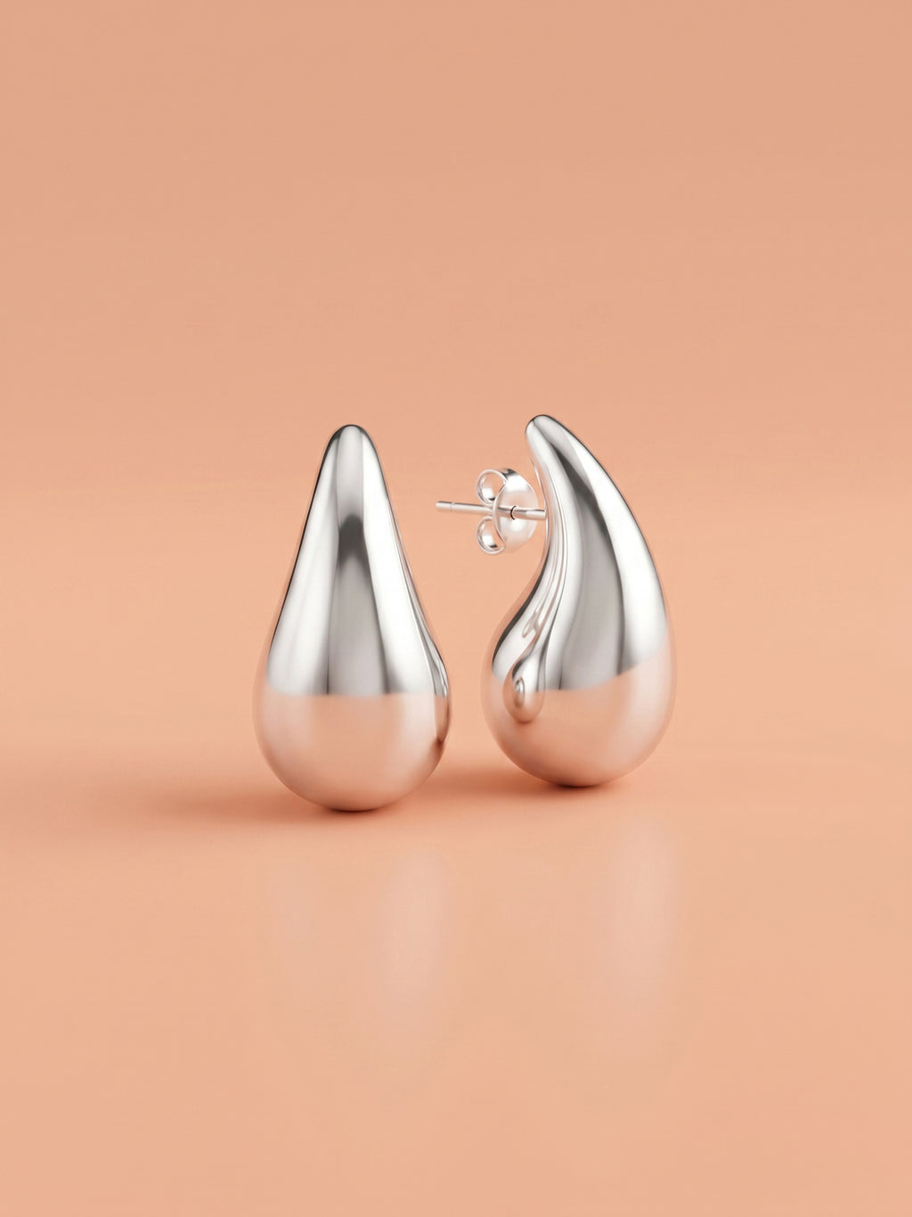 Silver Gleam Teardrop Studs