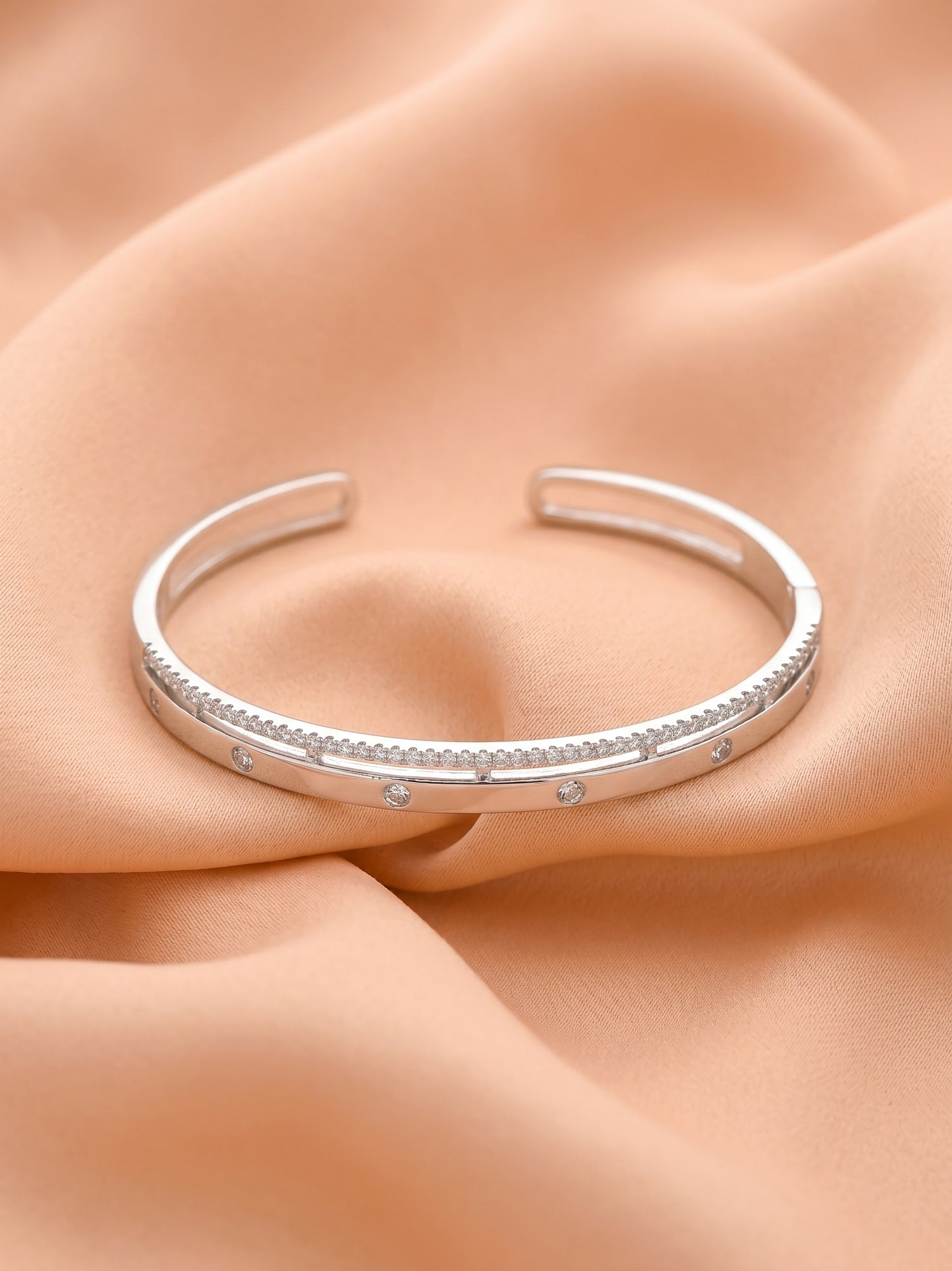 Eclipse Horizon Cuff