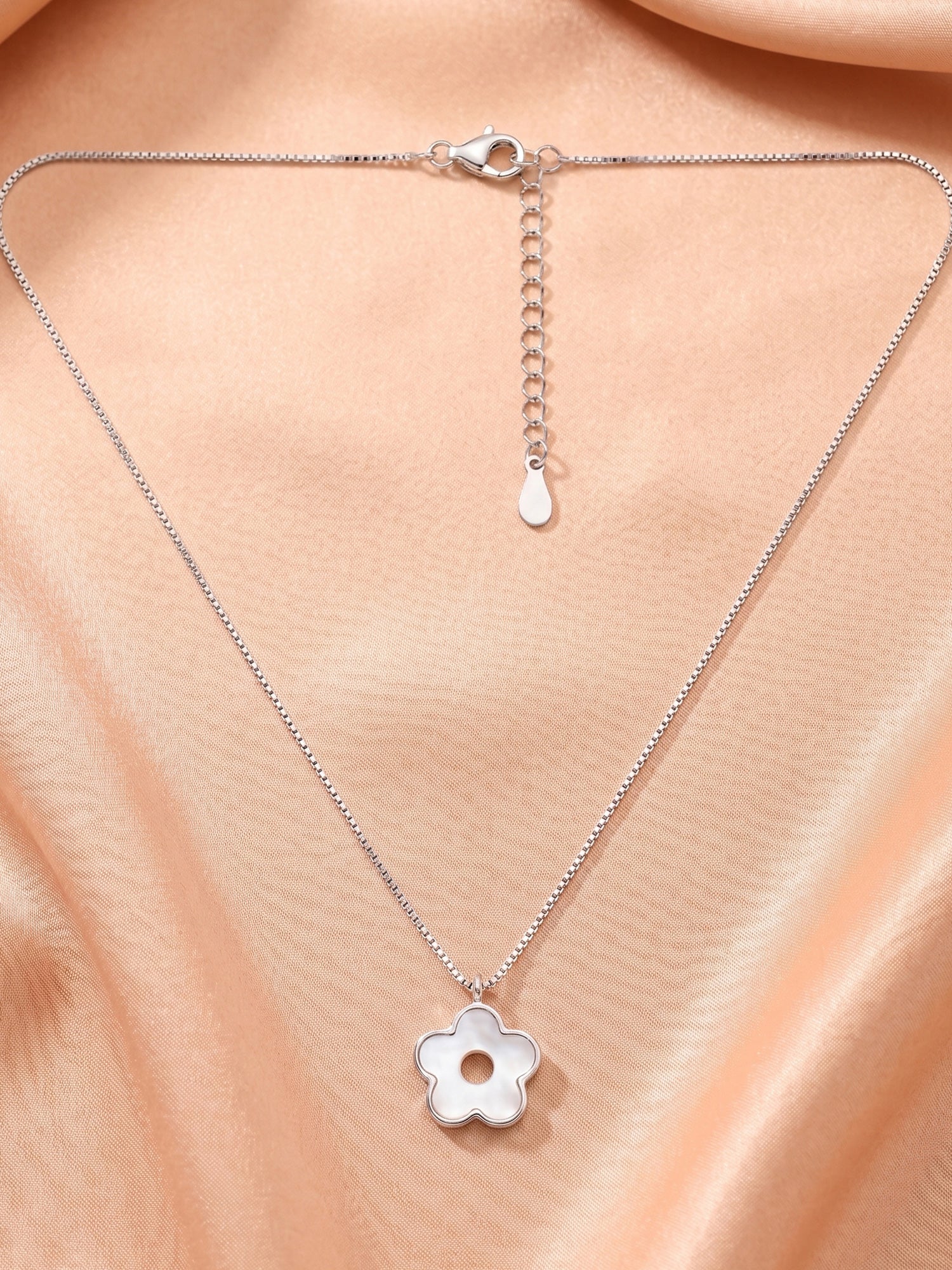 Mother of Pearl Open Flower Pendant Necklace