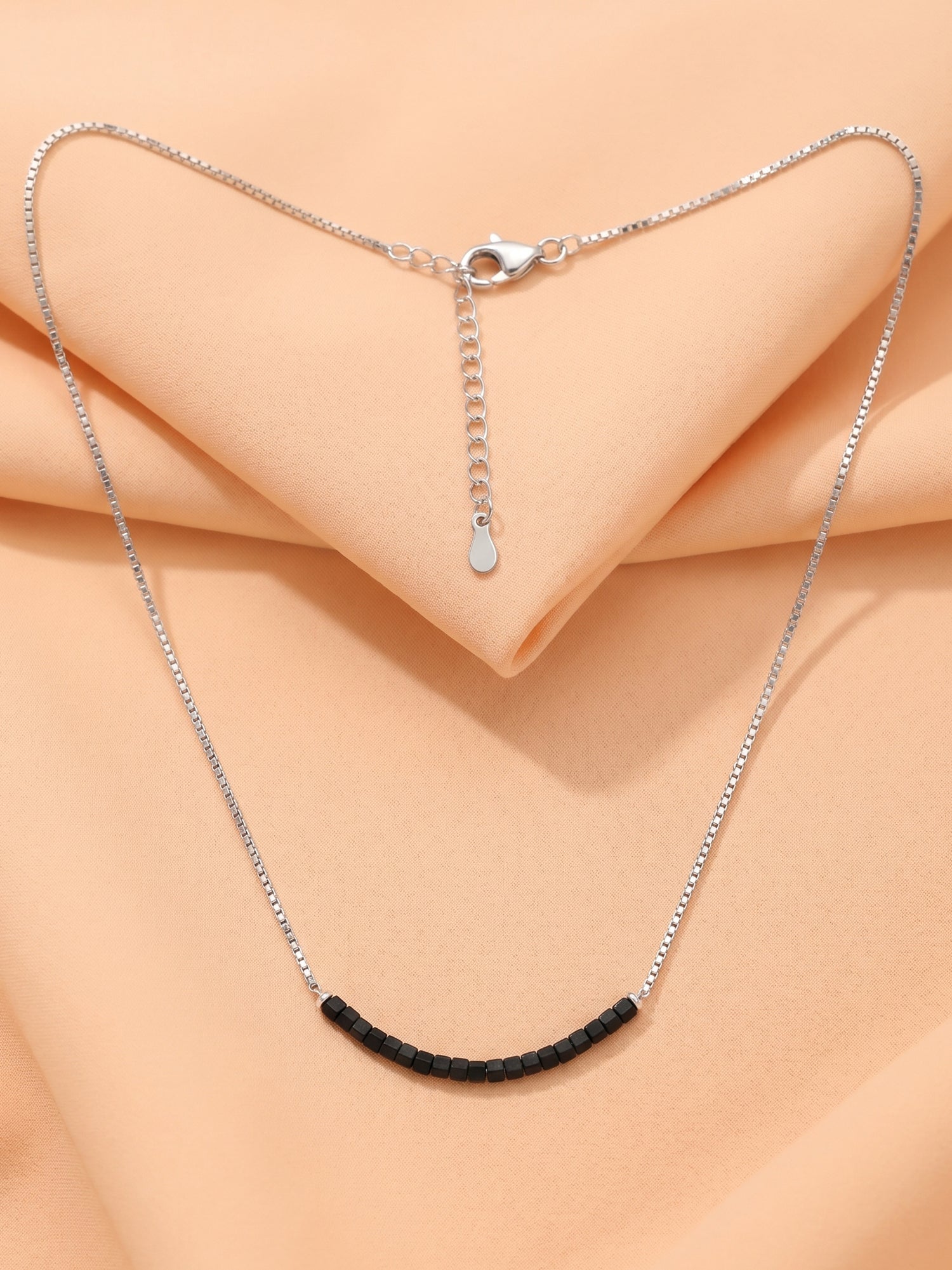 Luna Arch Mangalsutra