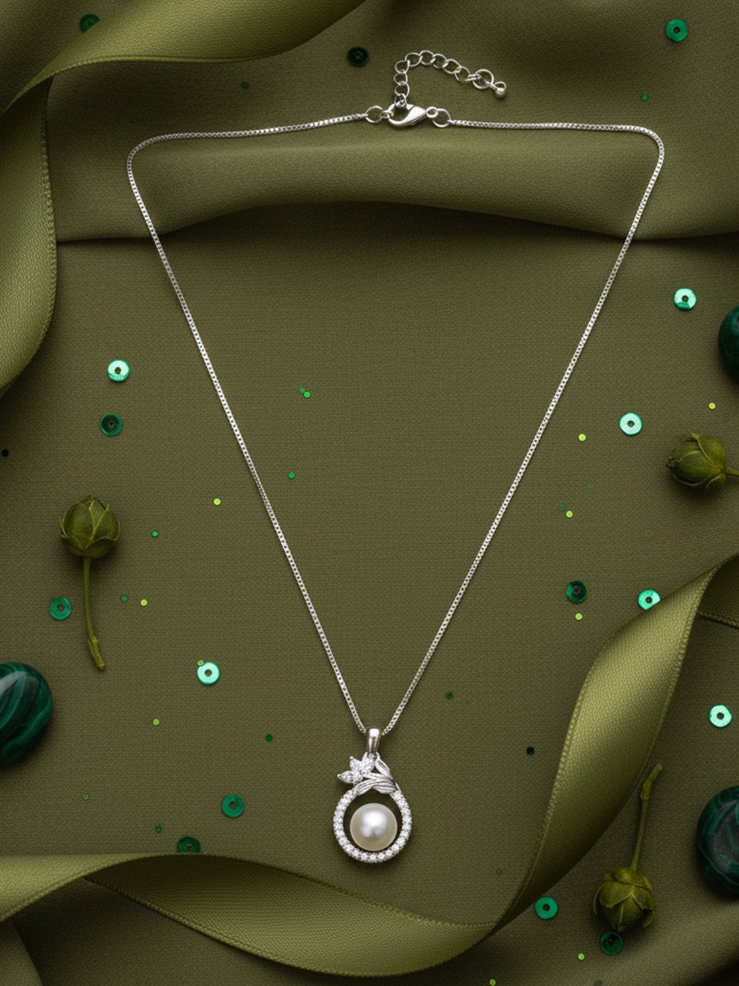 Blooming Pearl Halo Pendant