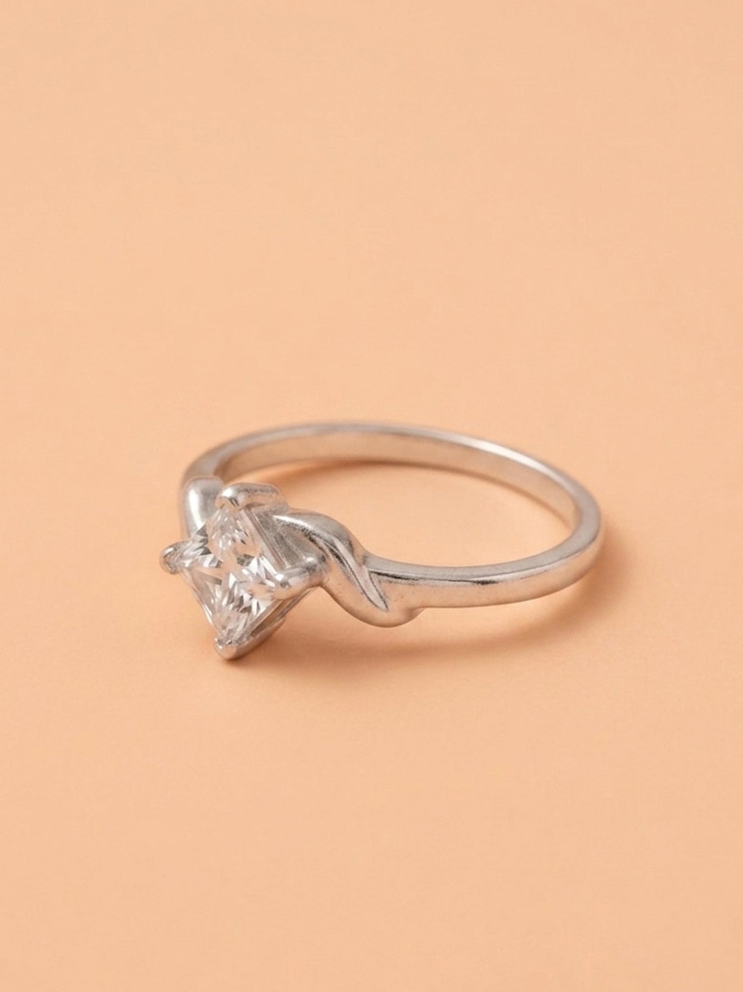 Twist-Kite Princess Solitaire Ring