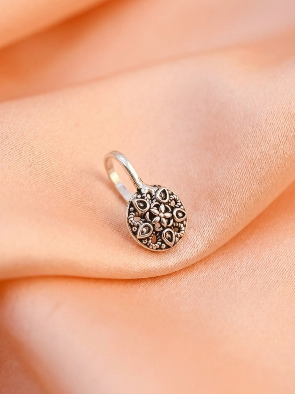 Petal Medallion Nose Pin