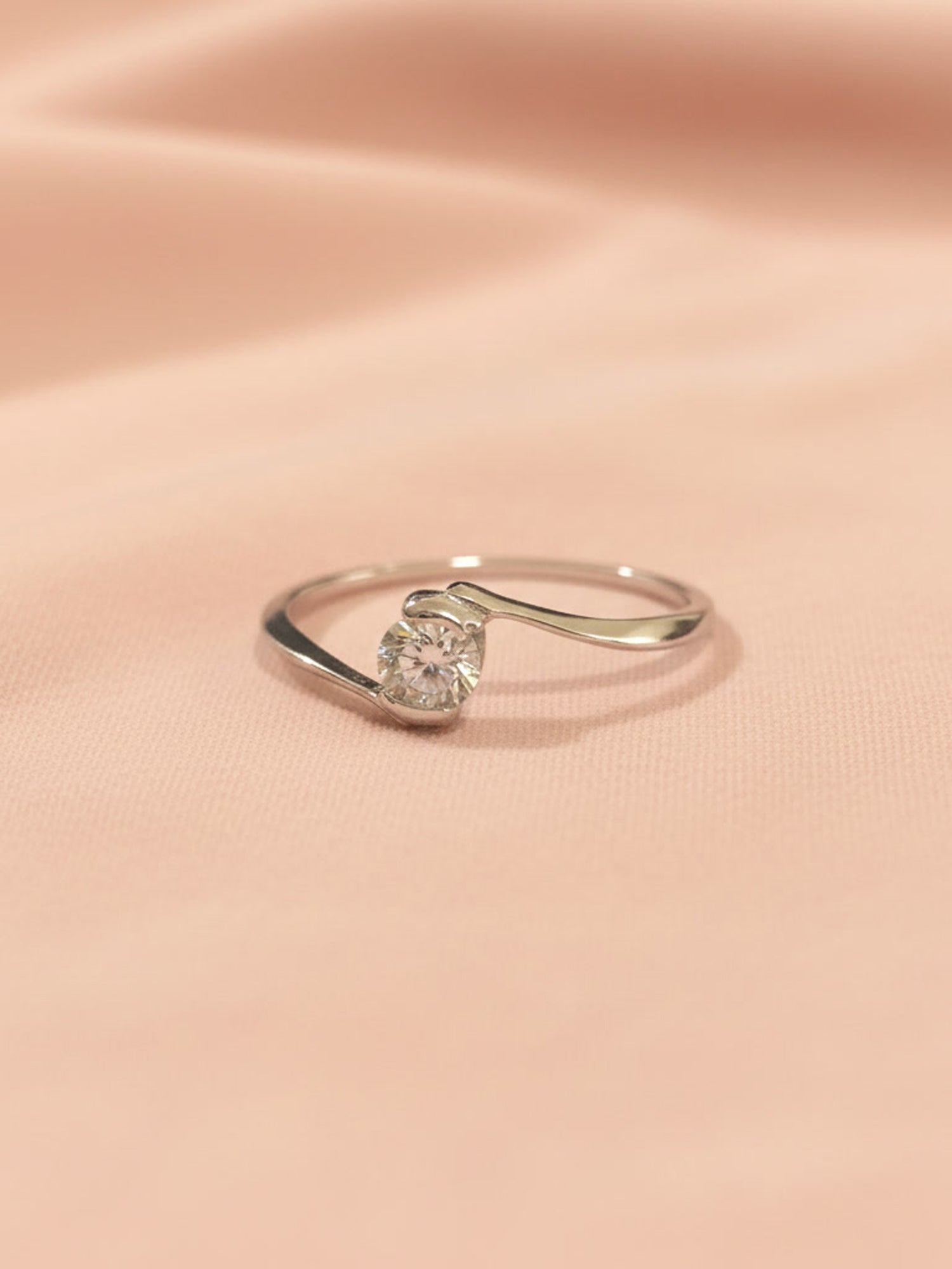 Silver Fluid Contour Solitaire Ring