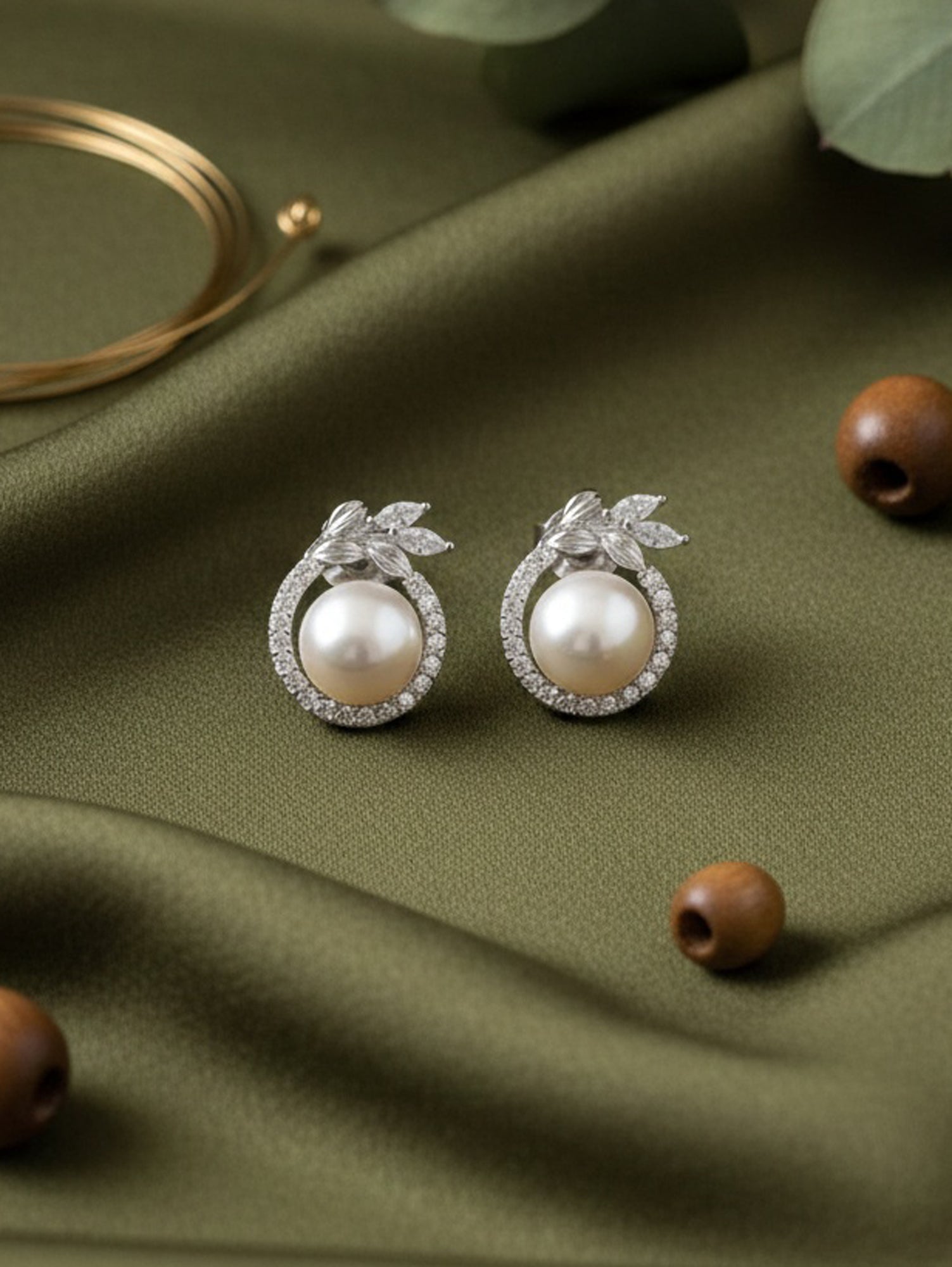 Blooming Pearl Halo Stud