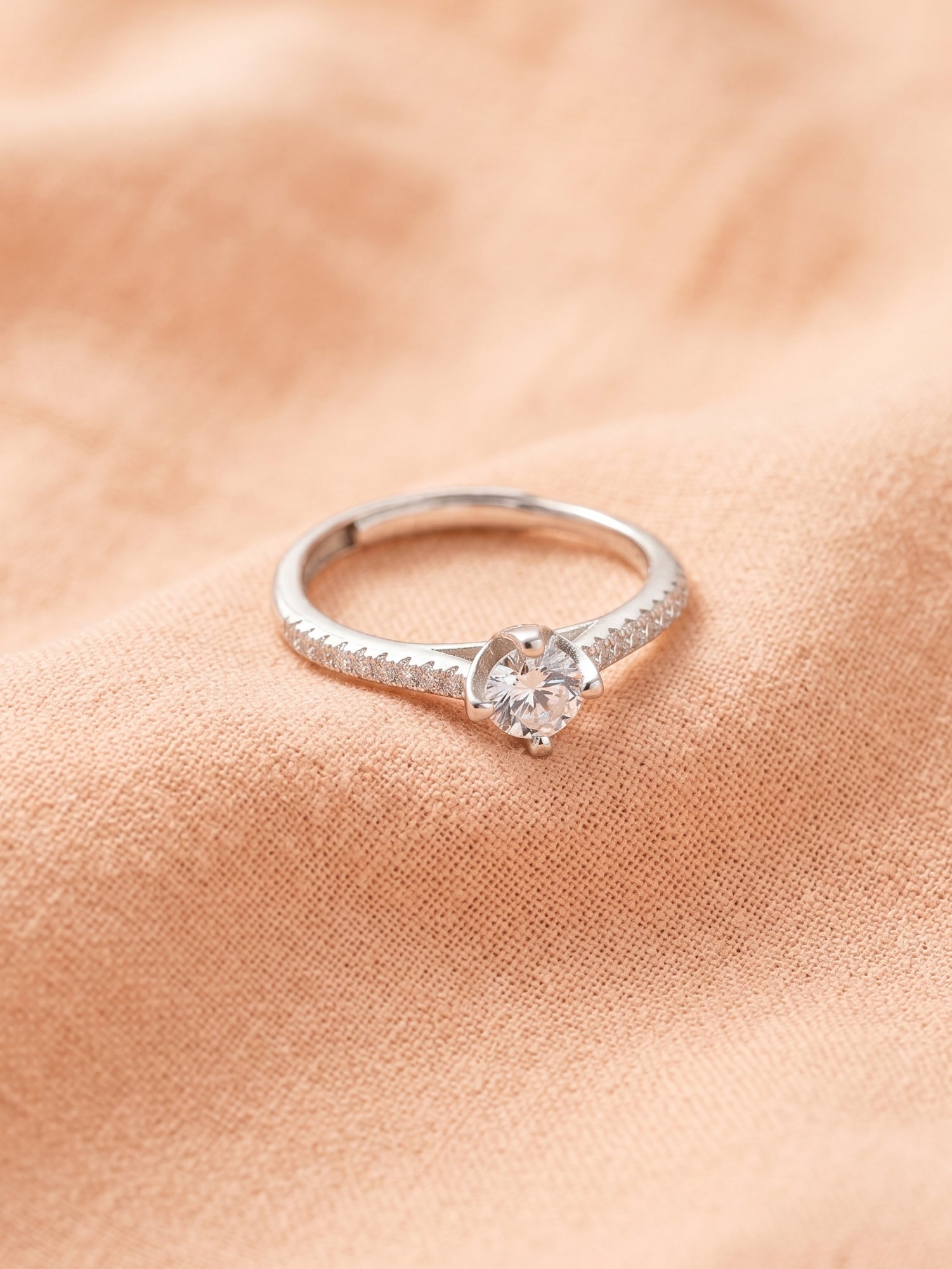 Lumina Solitaire Ring