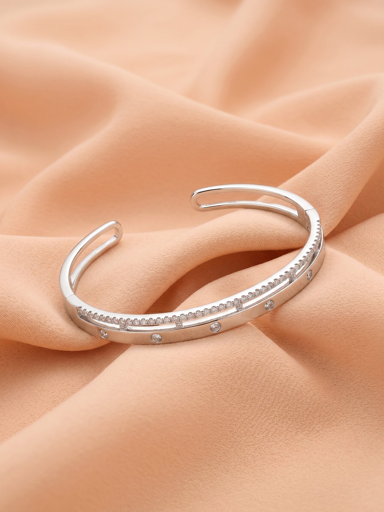 Eclipse Horizon Cuff