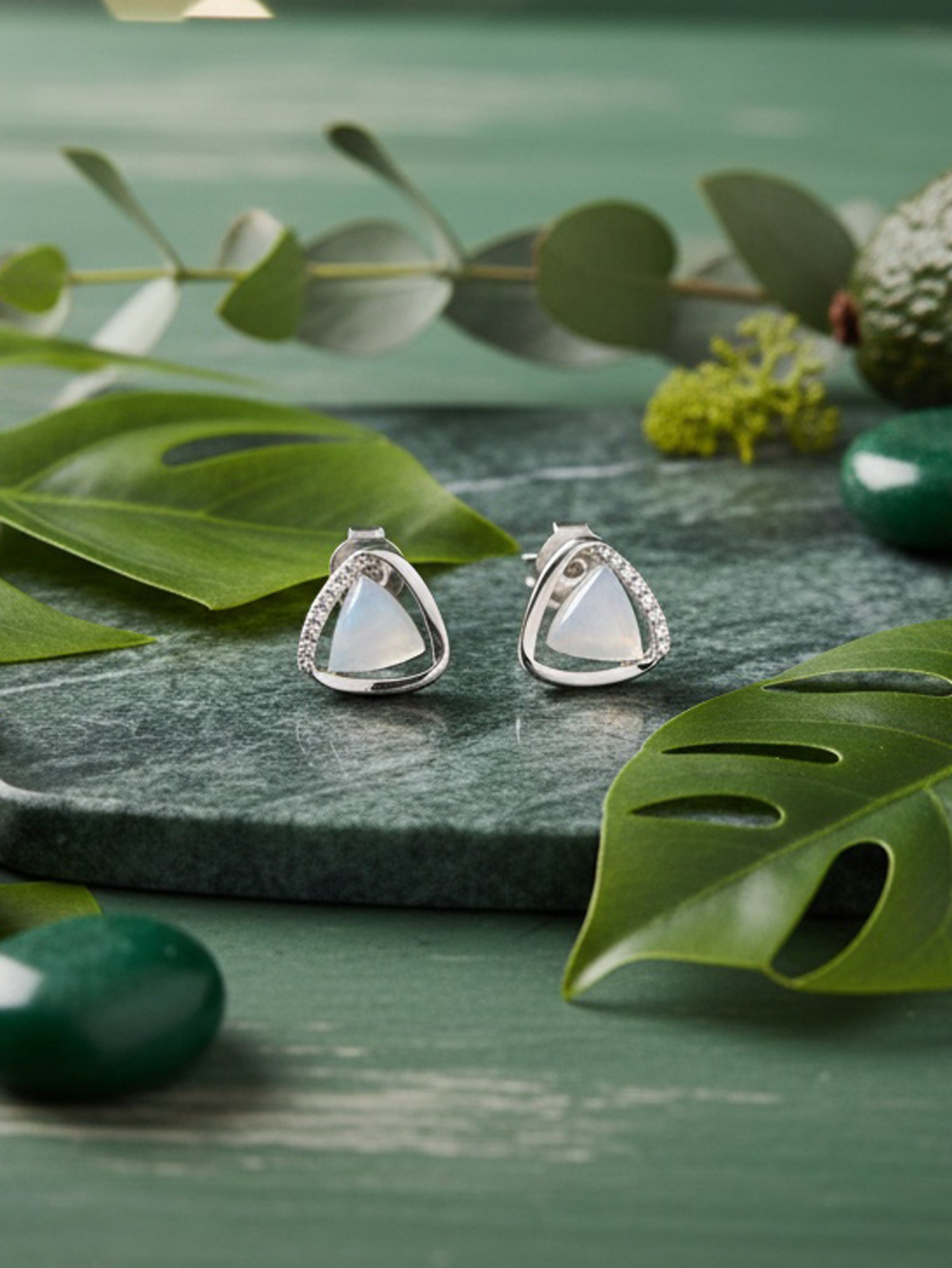 Luminous Fanfare Stud