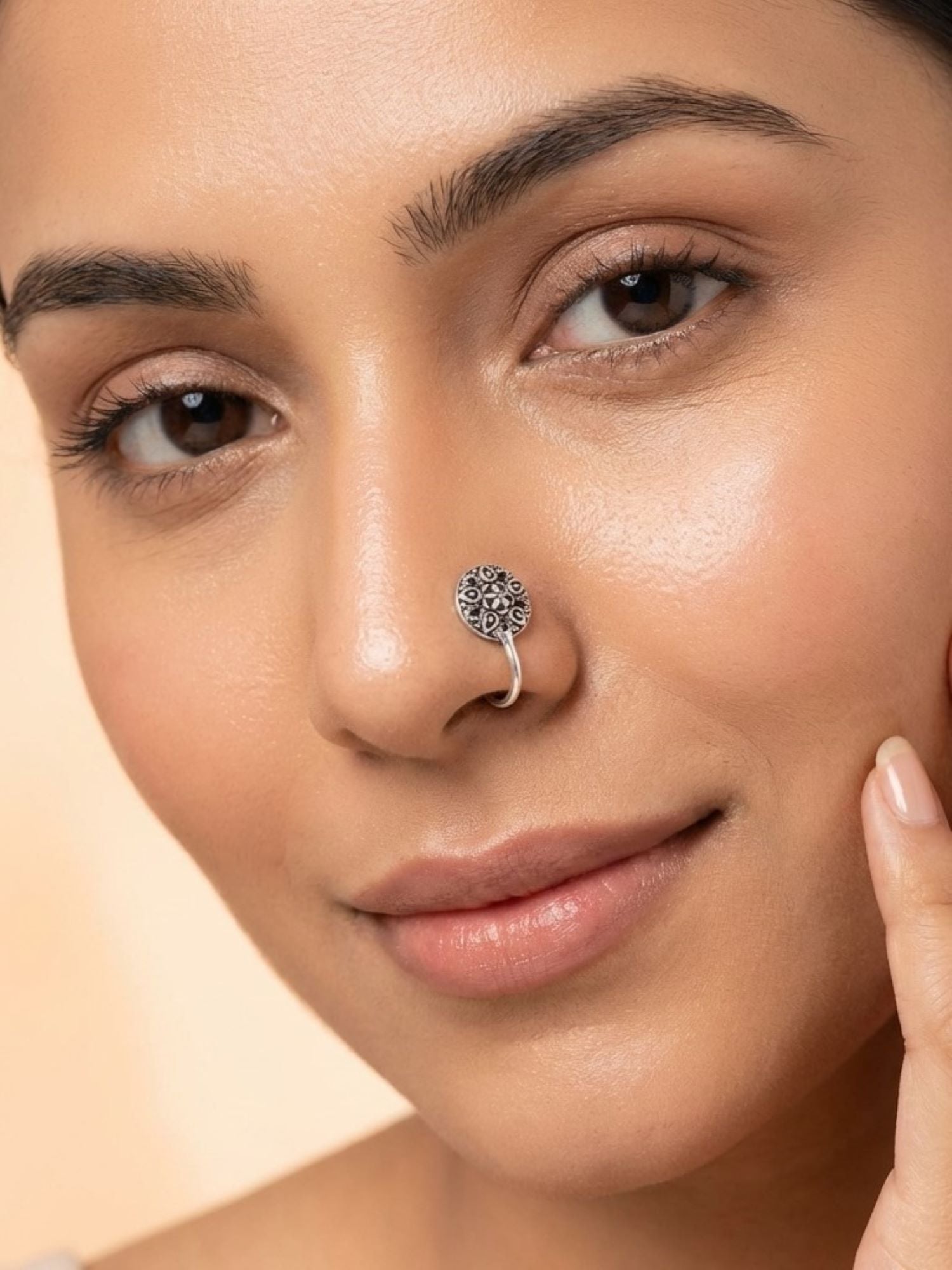Petal Medallion Nose Pin