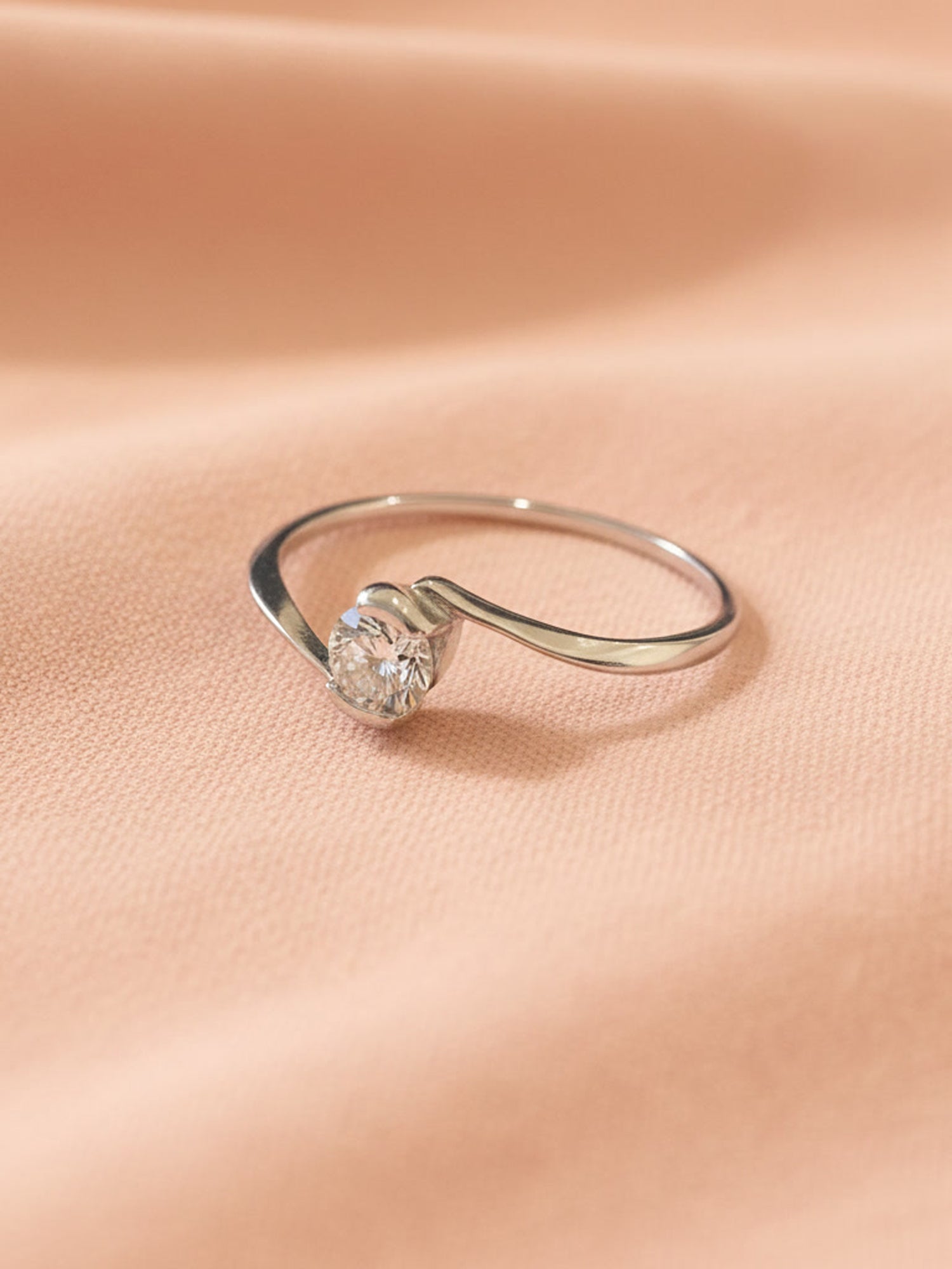 Silver Fluid Contour Solitaire Ring
