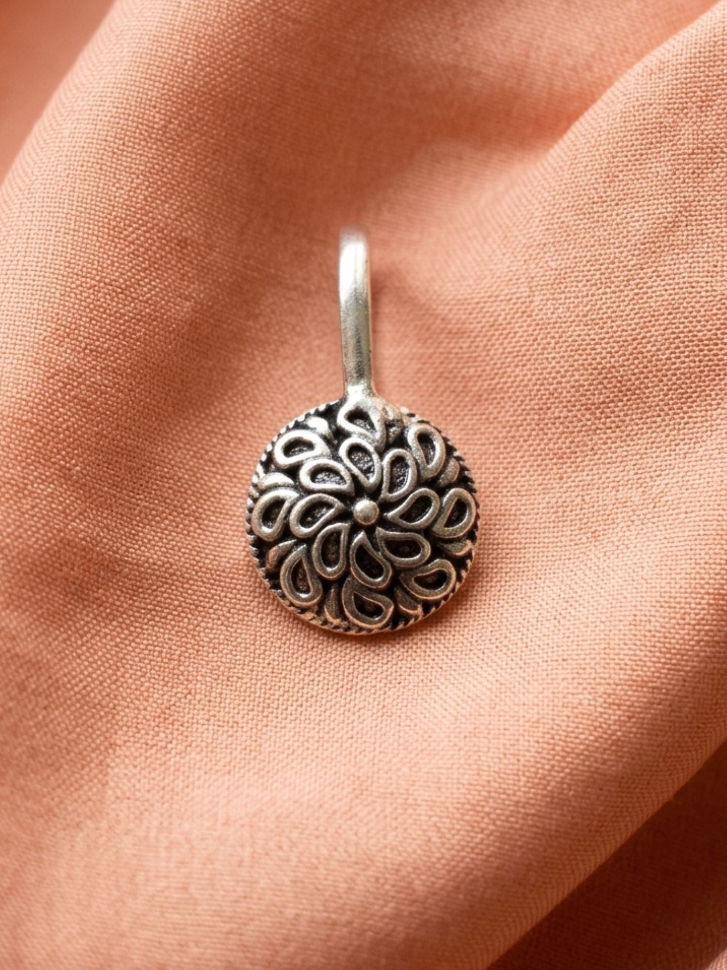 Paisley Vortex Nose Pin