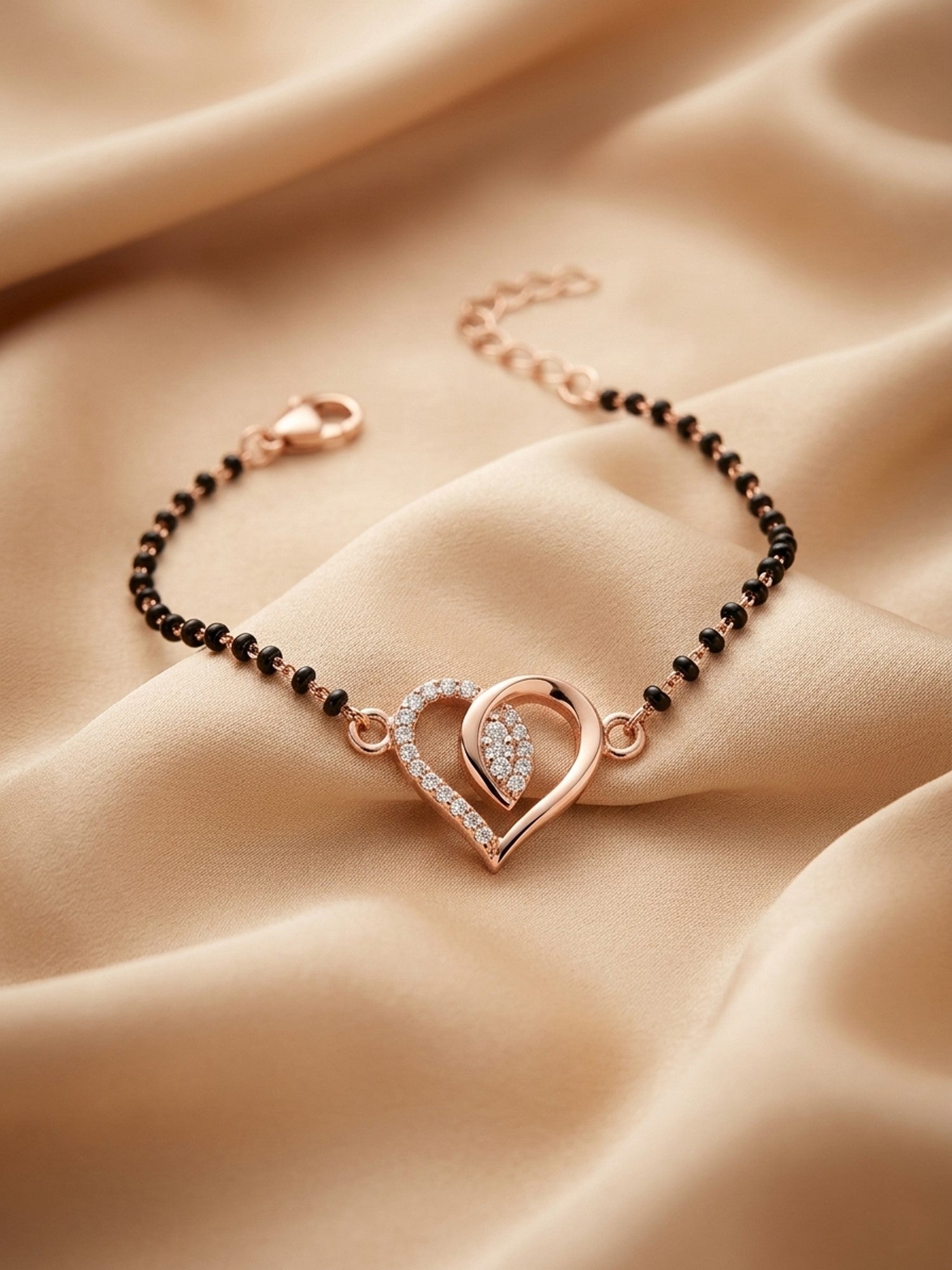 Roseate Shimmering Double-Heart Noir Nazariya Bracelet