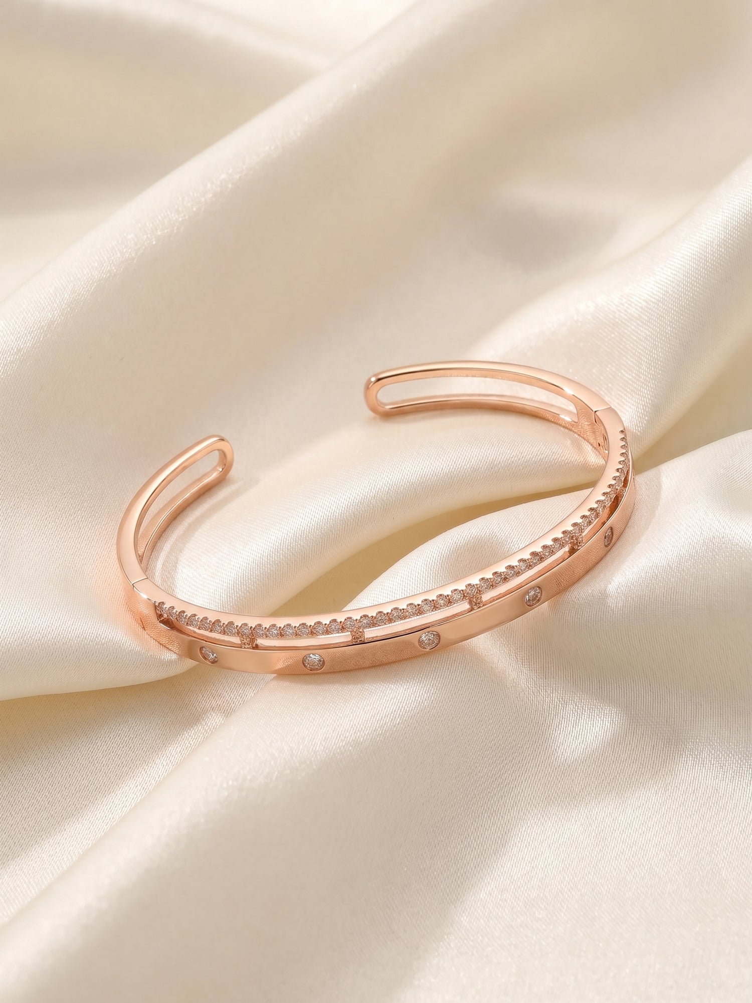 Eclipse Horizon Cuff