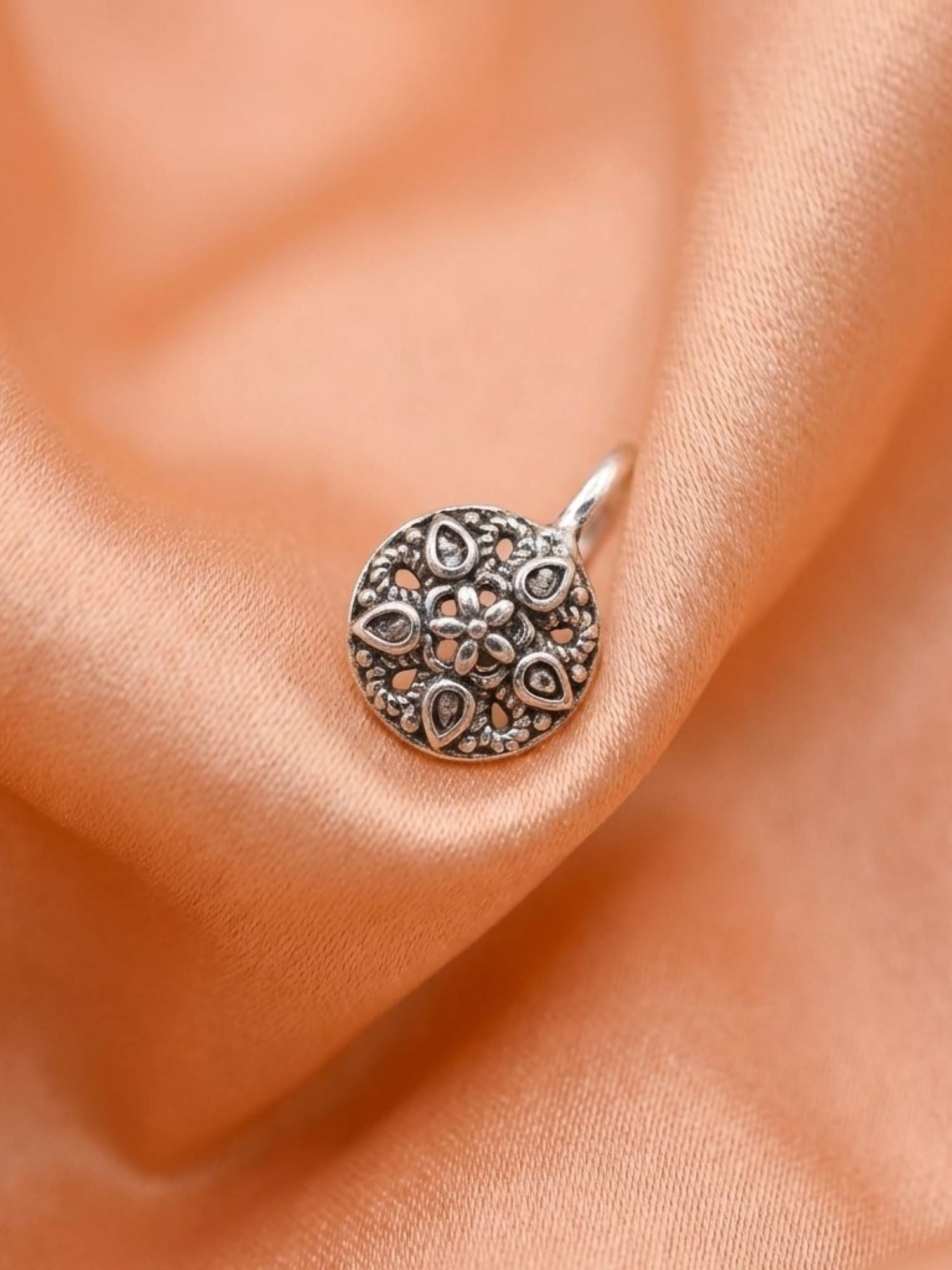 Petal Medallion Nose Pin