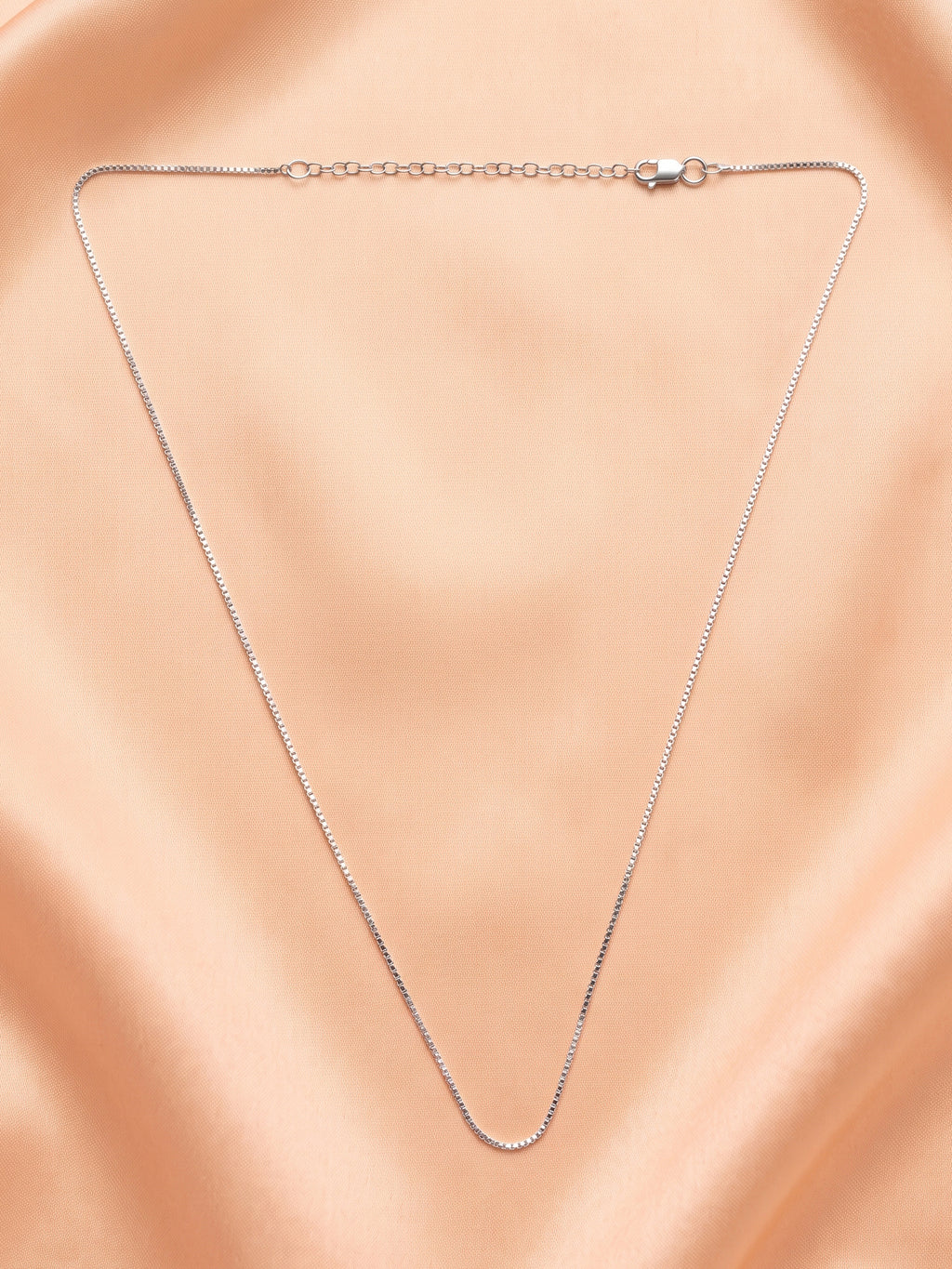 Modern & Sleek: Minimalist Venetian Box Link Chain