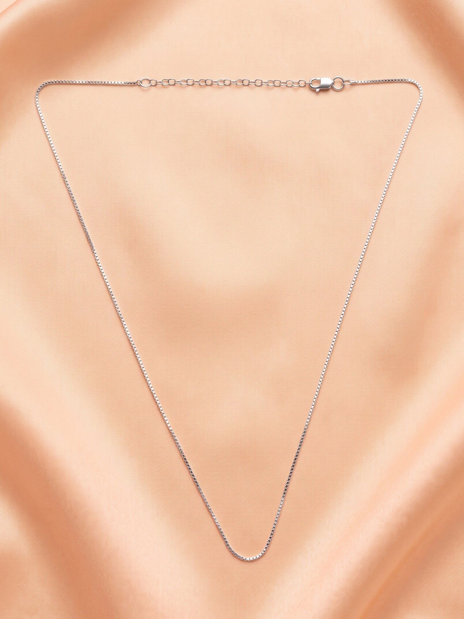 Modern & Sleek: Minimalist Venetian Box Link Chain