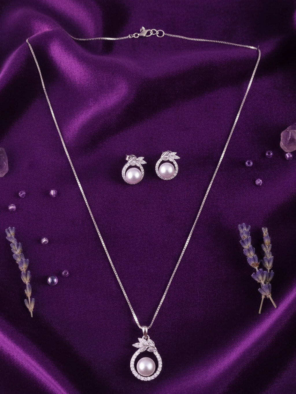 Blooming Pearl Halo Pendant Set