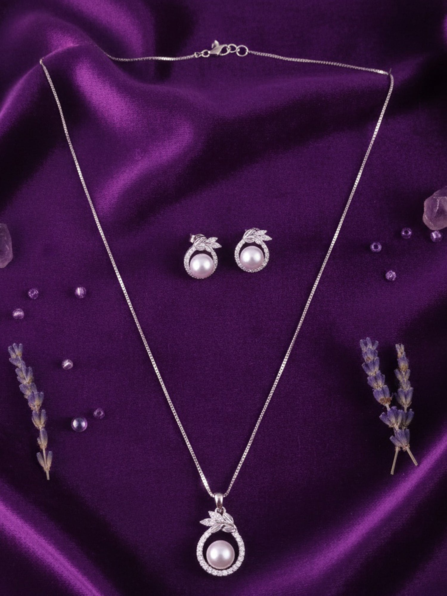Blooming Pearl Halo Pendant Set