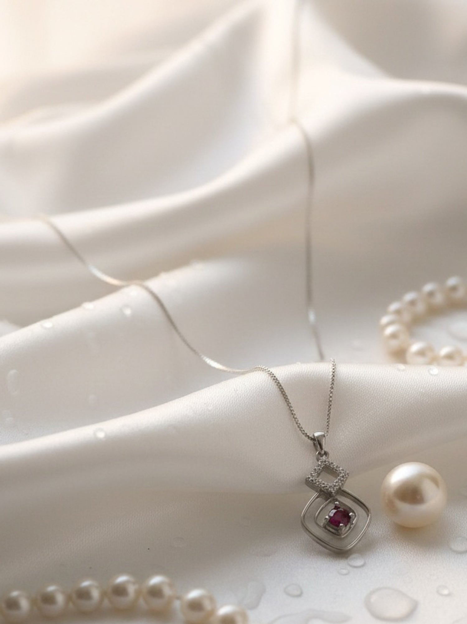 Interlocked Solitaire Pendant