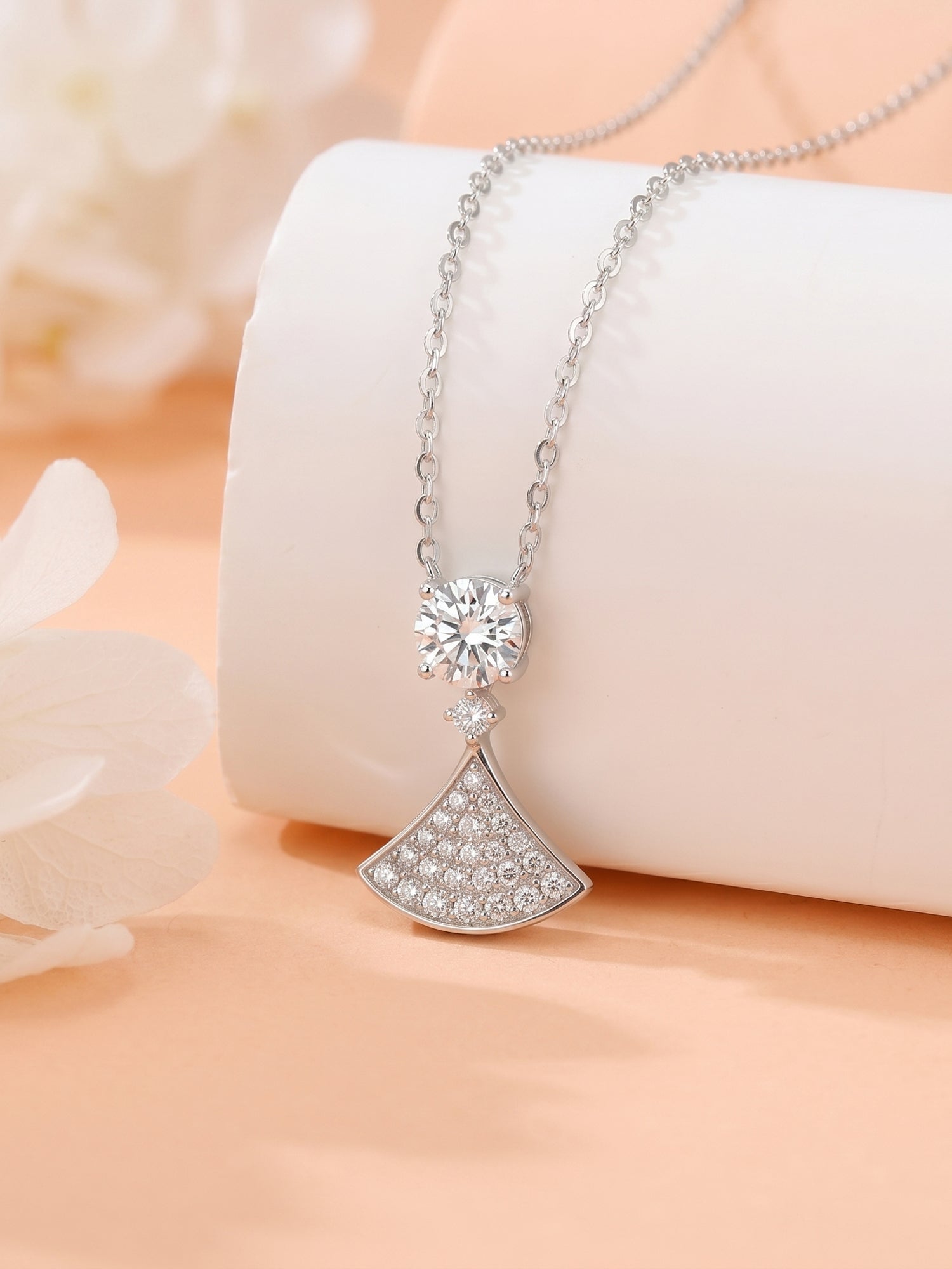 Silver Shimmering Fan & Solitaire Pendant Necklace