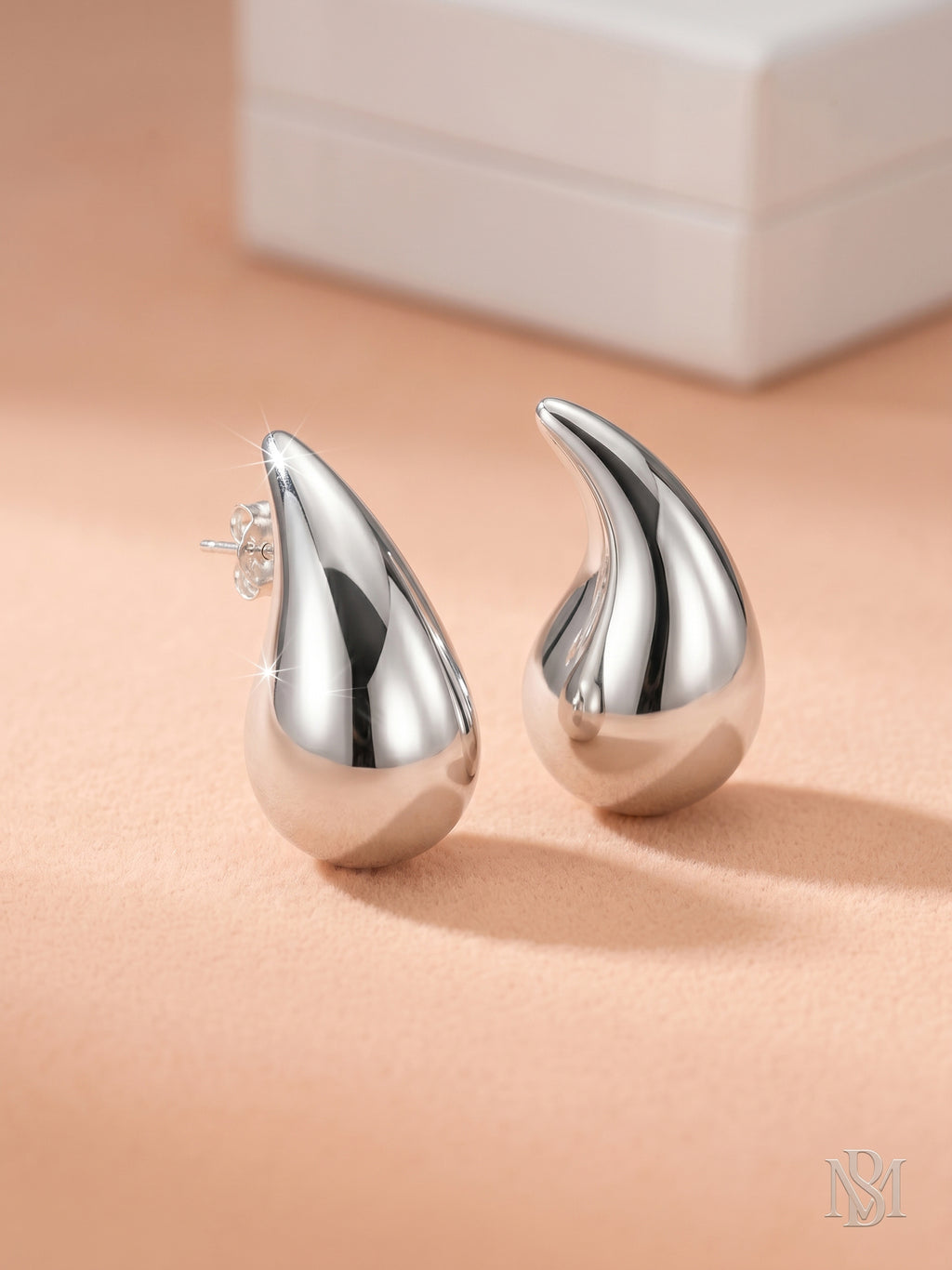 Mirror-Glaze Teardrop Studs