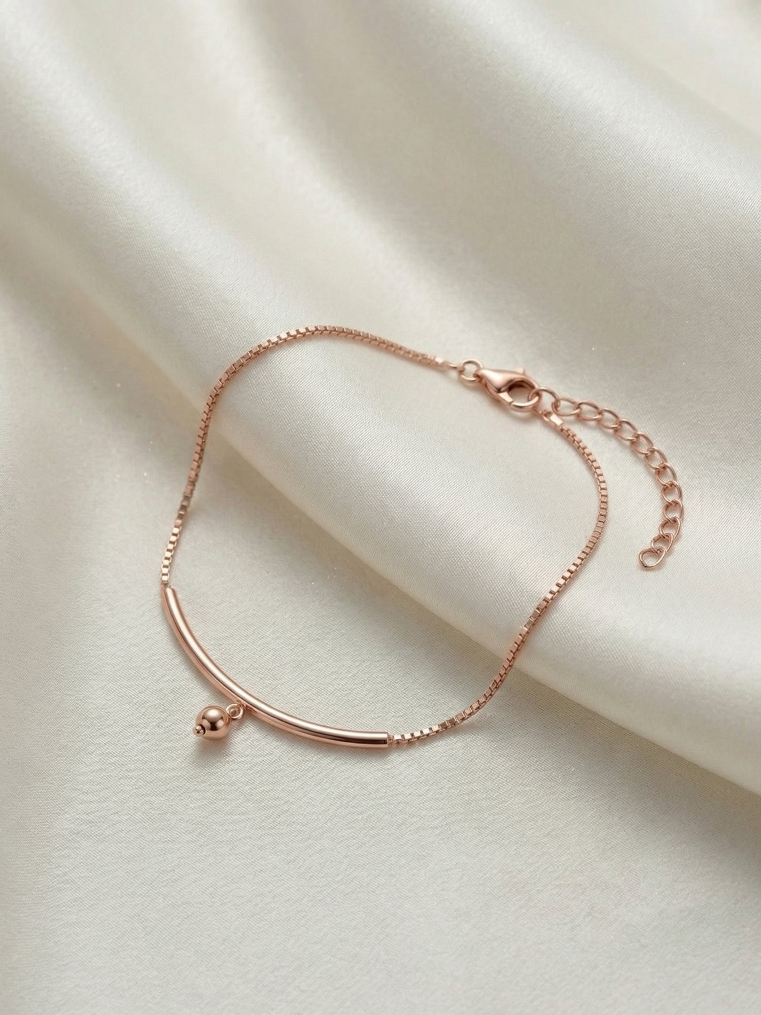 Roseate Bell Curve Box Chain Anklet