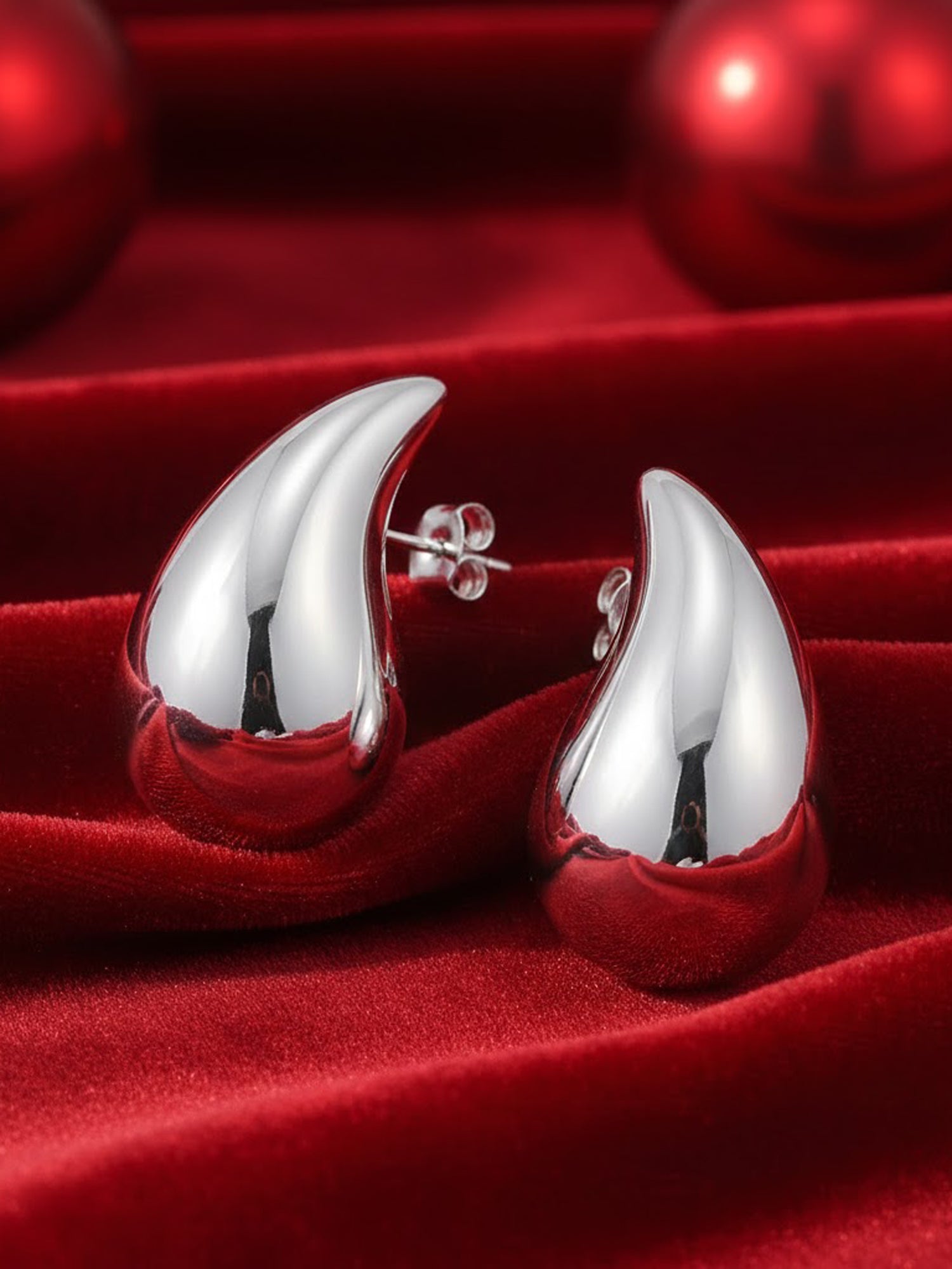 Liquid Contour Studs