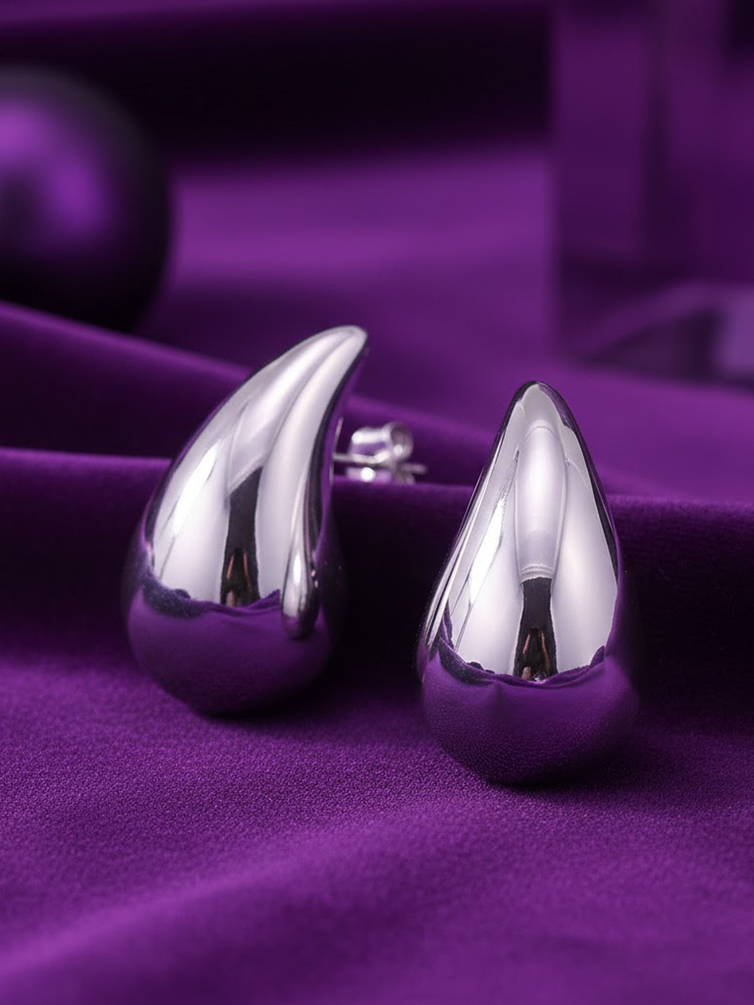 Liquid Contour Studs