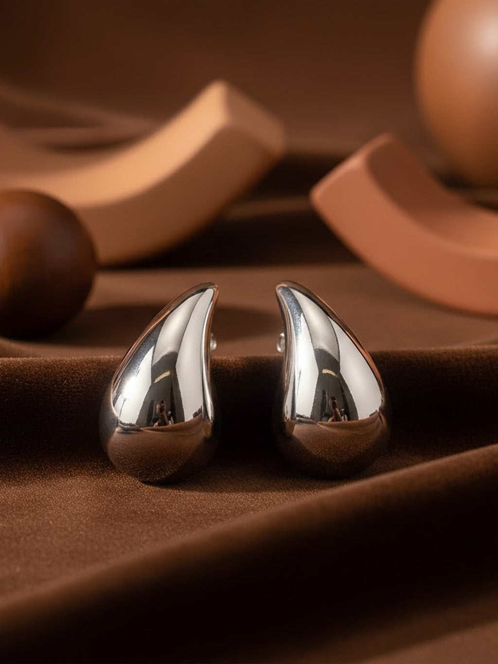 Liquid Contour Studs